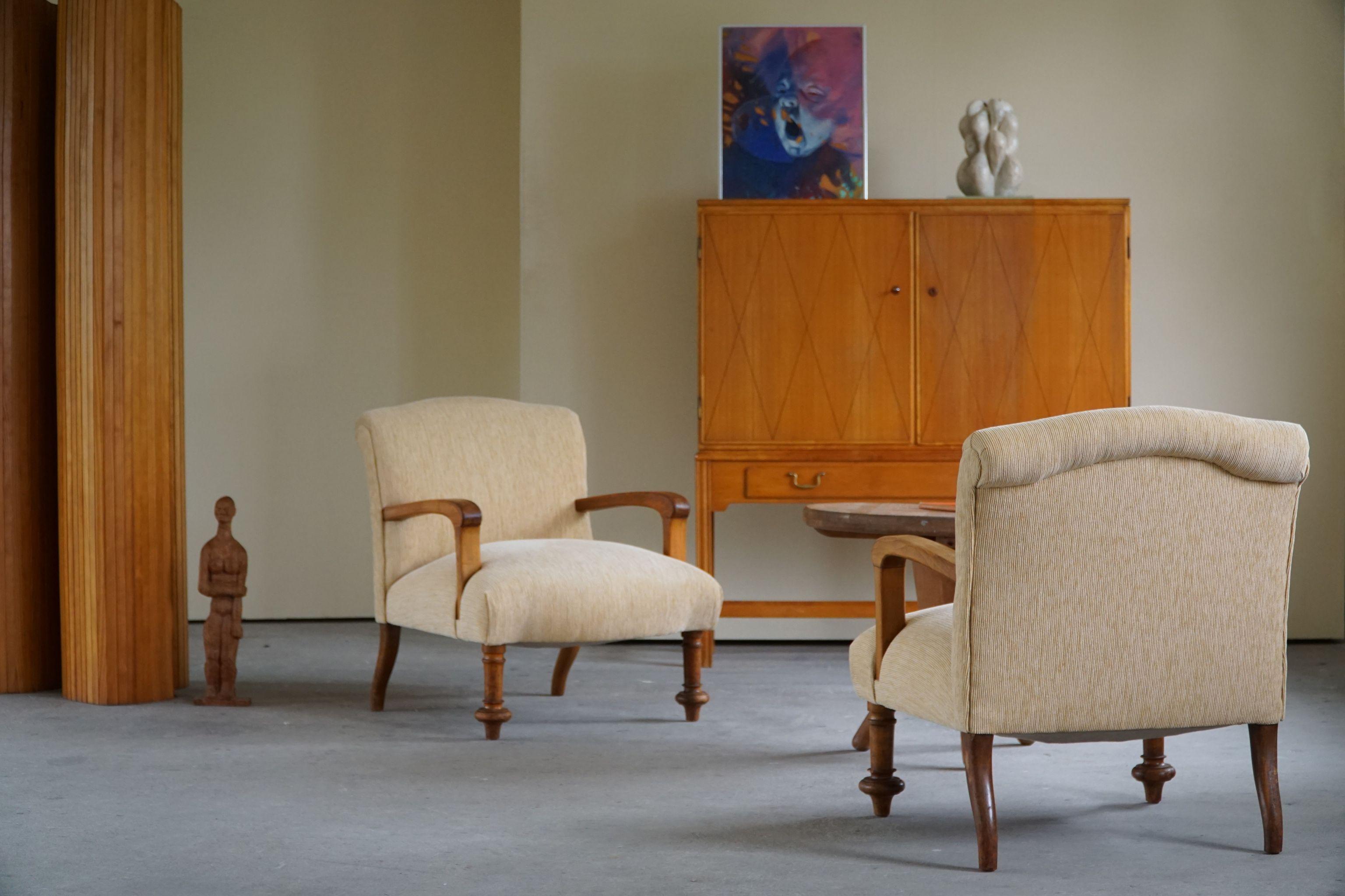 Italian Art Deco, Pair of Lounge Chairs, Reupholstered in Golden Velvet, 1930s In Good Condition In Odense, DK