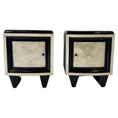 Italian Art Deco Pair of Parchment and Black Lacquer Nightstands, 1930s