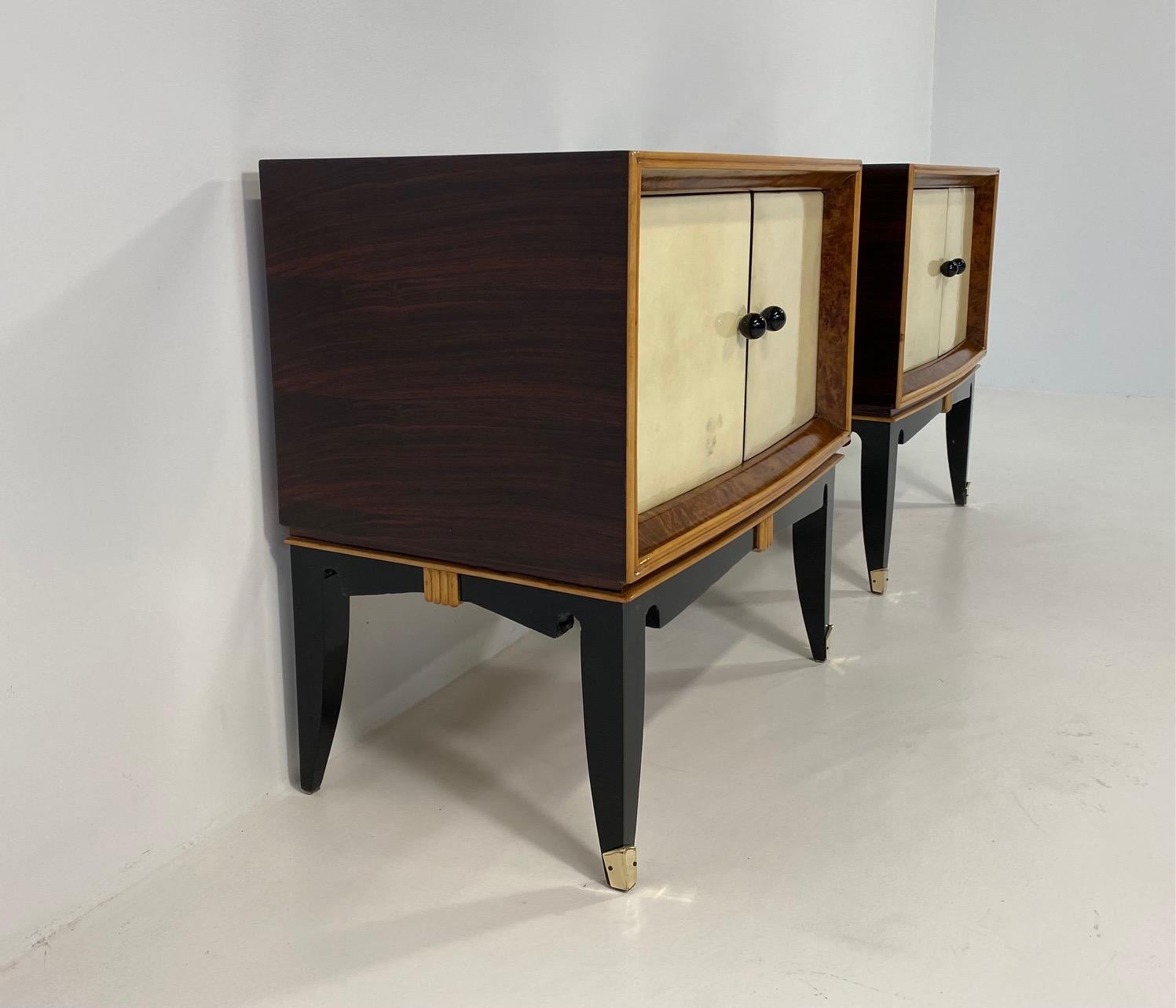 Italian Art Deco Pair of Parchment, Maple and Walnut Briar Nightstands, 1940s 2
