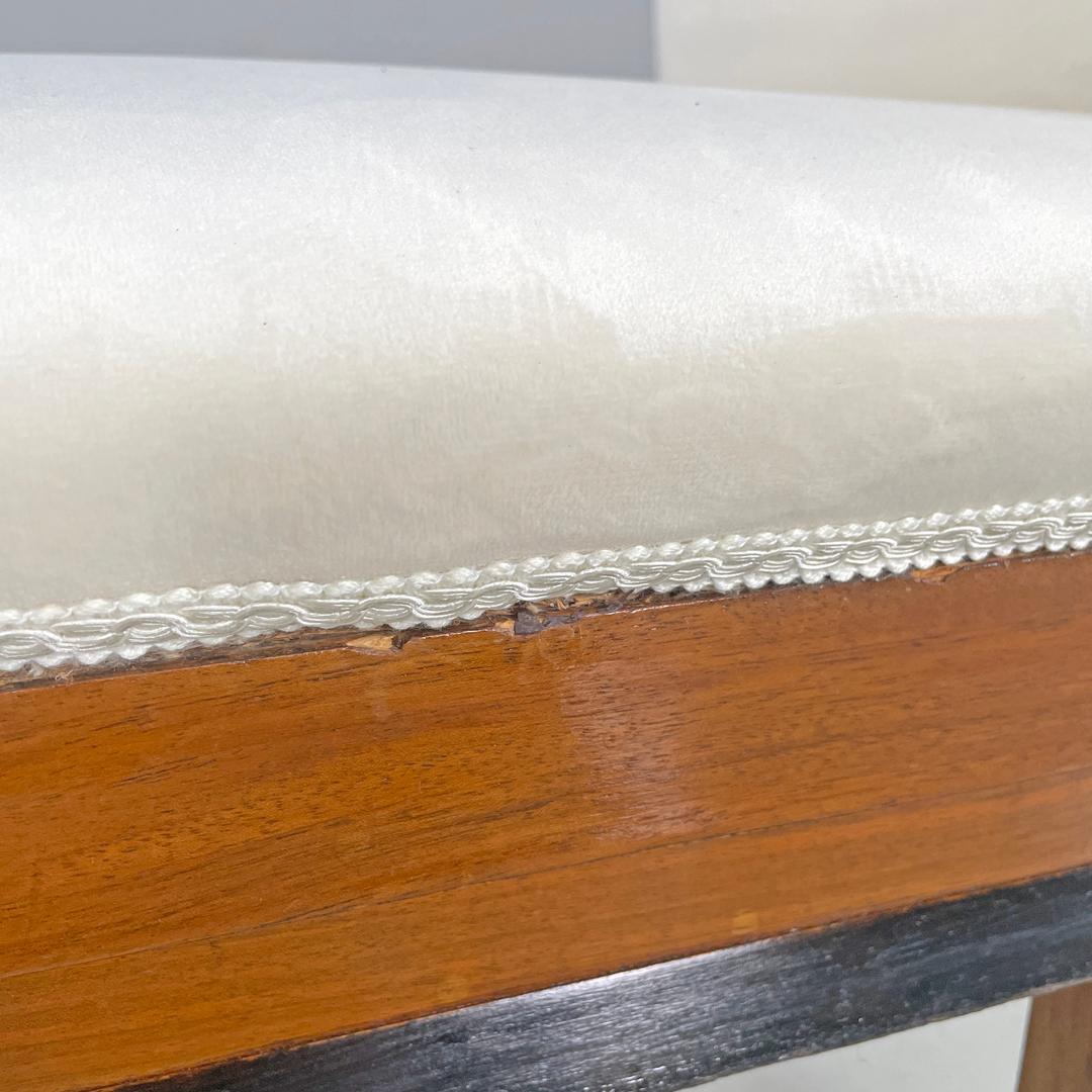 Paire de poufs Art Déco italiens en bois et velours crème, années 1930 en vente 8