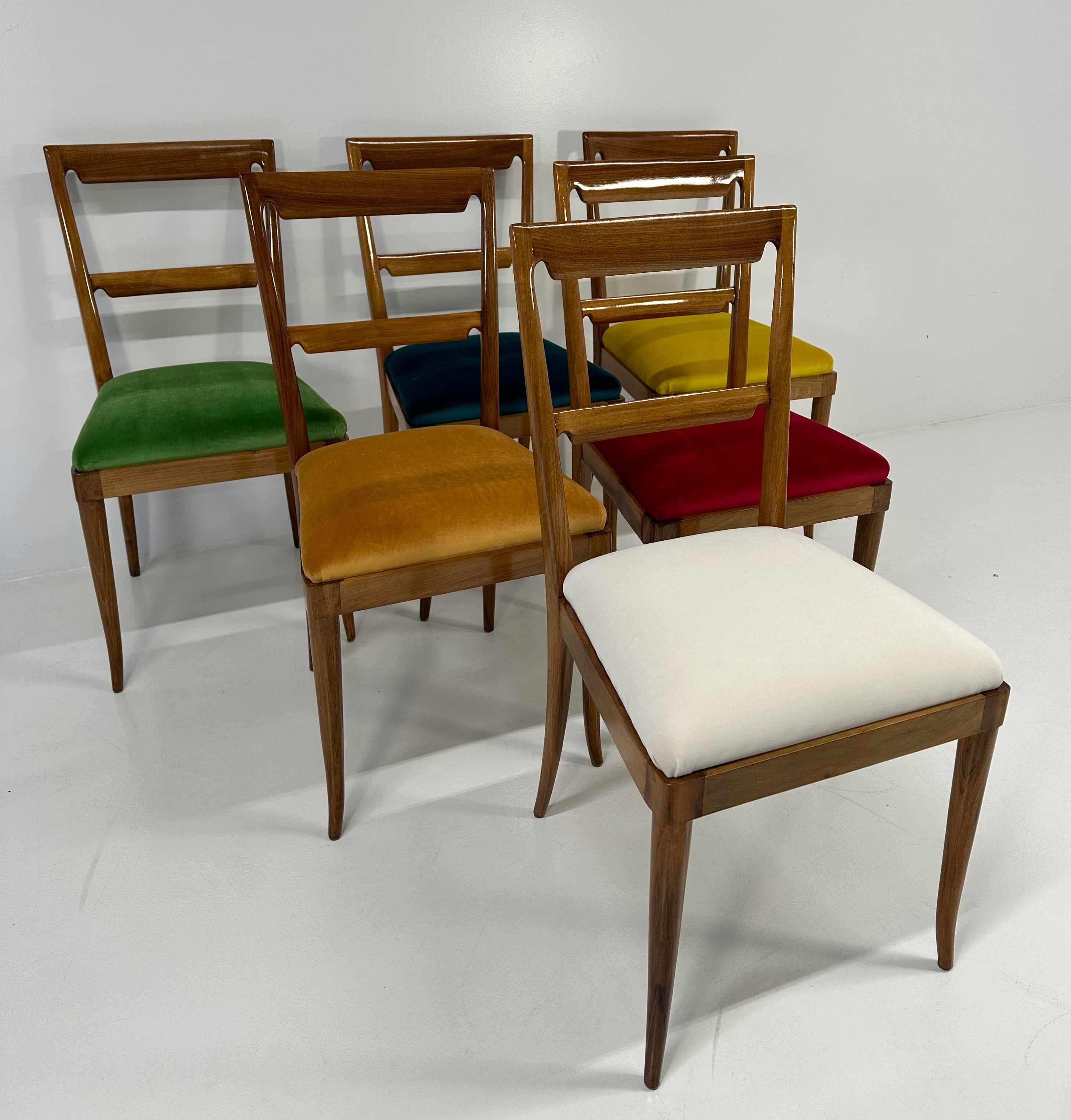 Italian Art Deco Paolo Buffa Velvet and Walnut Chairs, 1940s  1