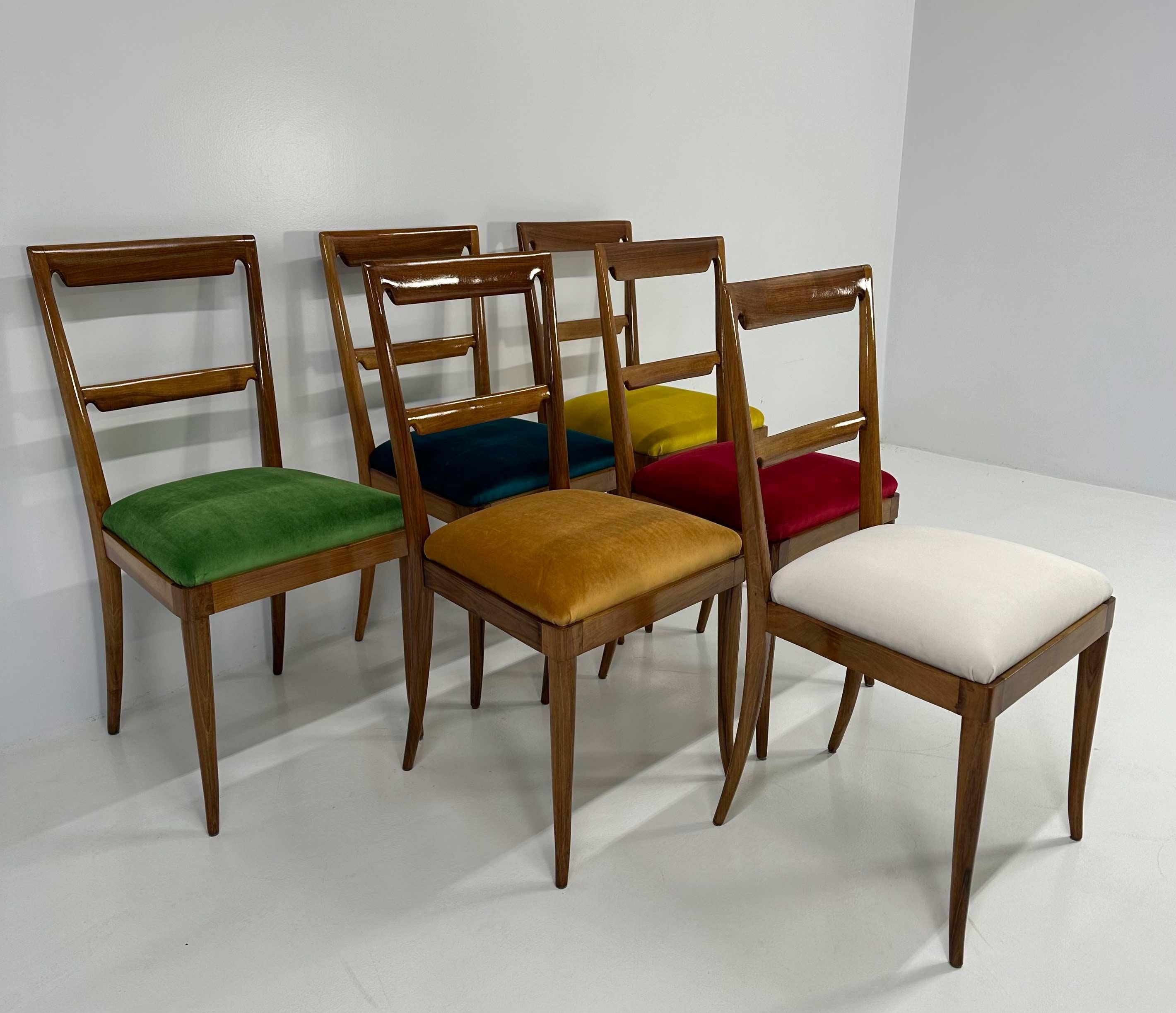 Italian Art Deco Paolo Buffa Velvet and Walnut Chairs, 1940s  2
