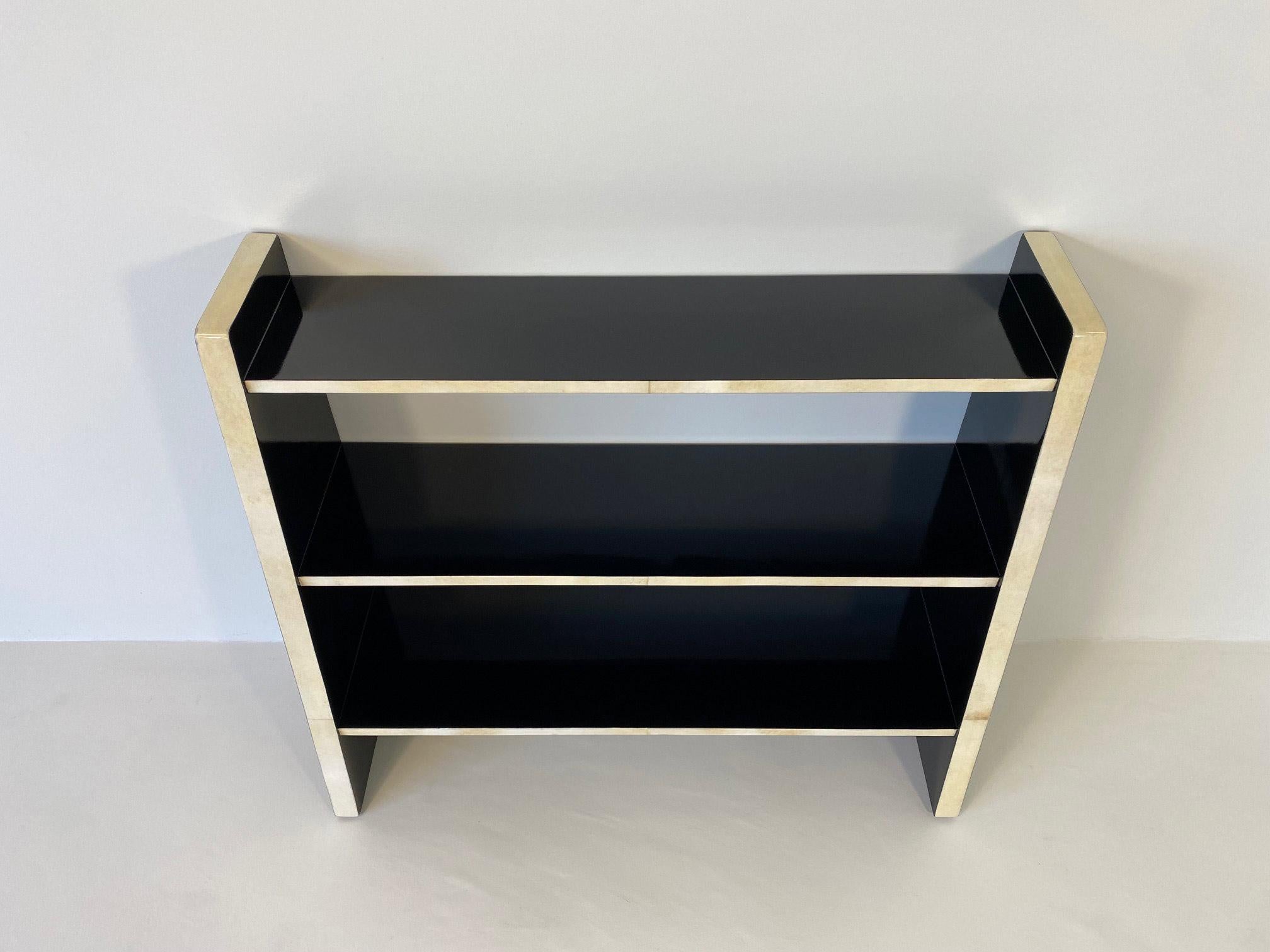 Italian Art Deco Parchment and Black Lacquer Bookcase For Sale 3