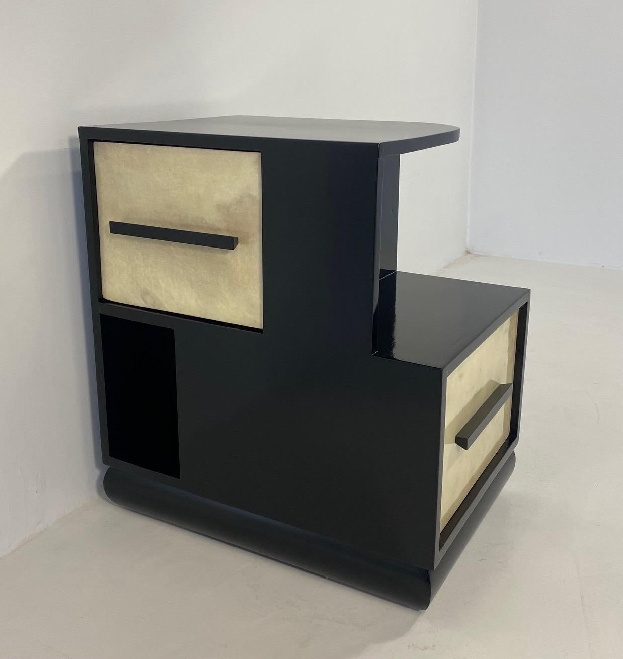 Mid-20th Century Italian Art Deco Parchment and Black Lacquer Cabinet, 1940s For Sale