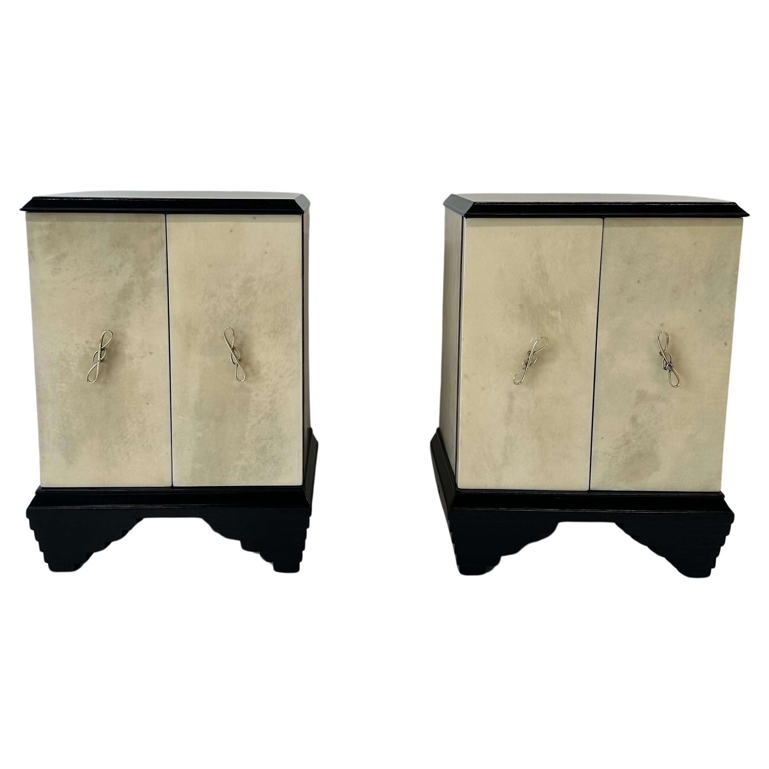 Italian Art Deco Parchment and Black Lacquer Pair of Nightstands, 1930s  For Sale