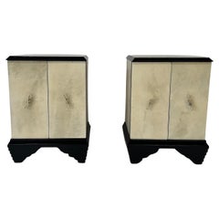 Vintage Italian Art Deco Parchment and Black Lacquer Pair of Nightstands, 1930s 