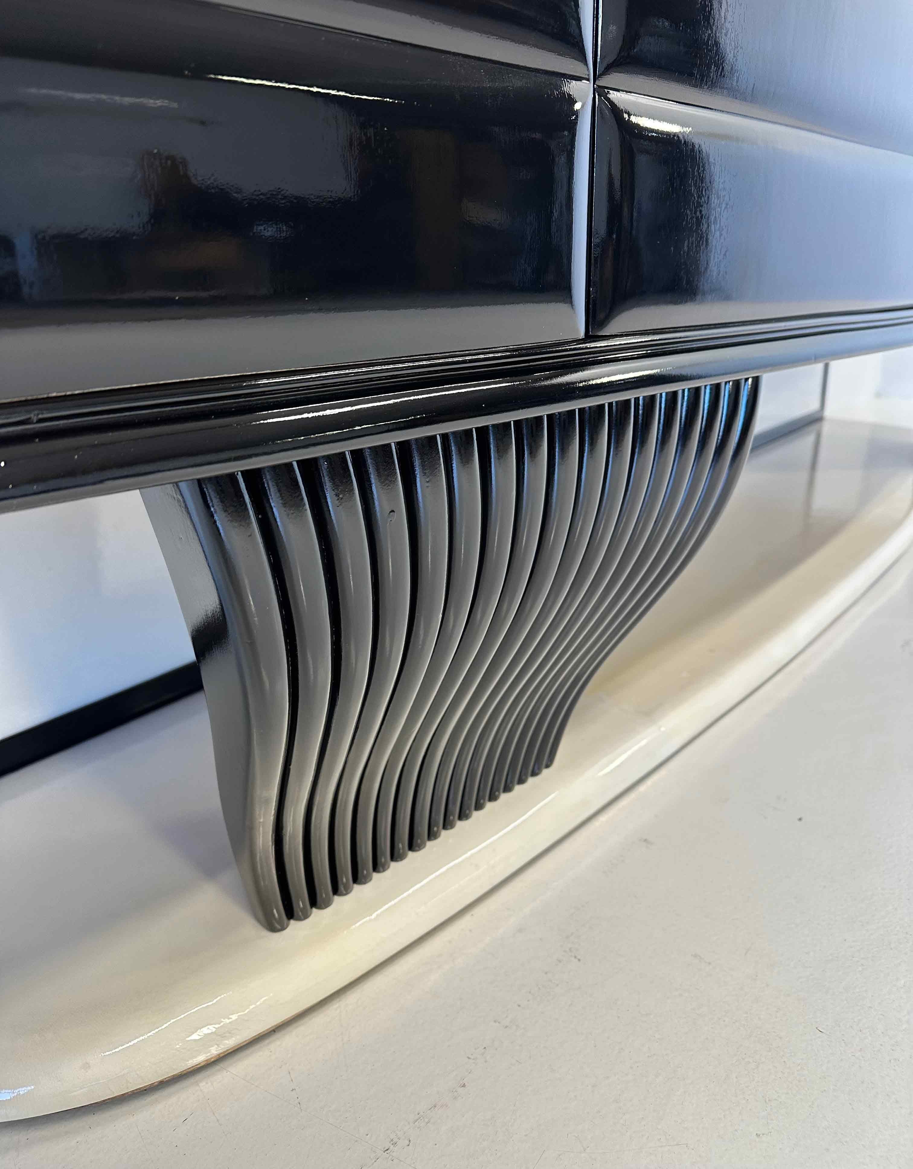 Italian Art Deco Parchment and Black Lacquered Sideboard by Vittorio Dassi, '40 For Sale 1