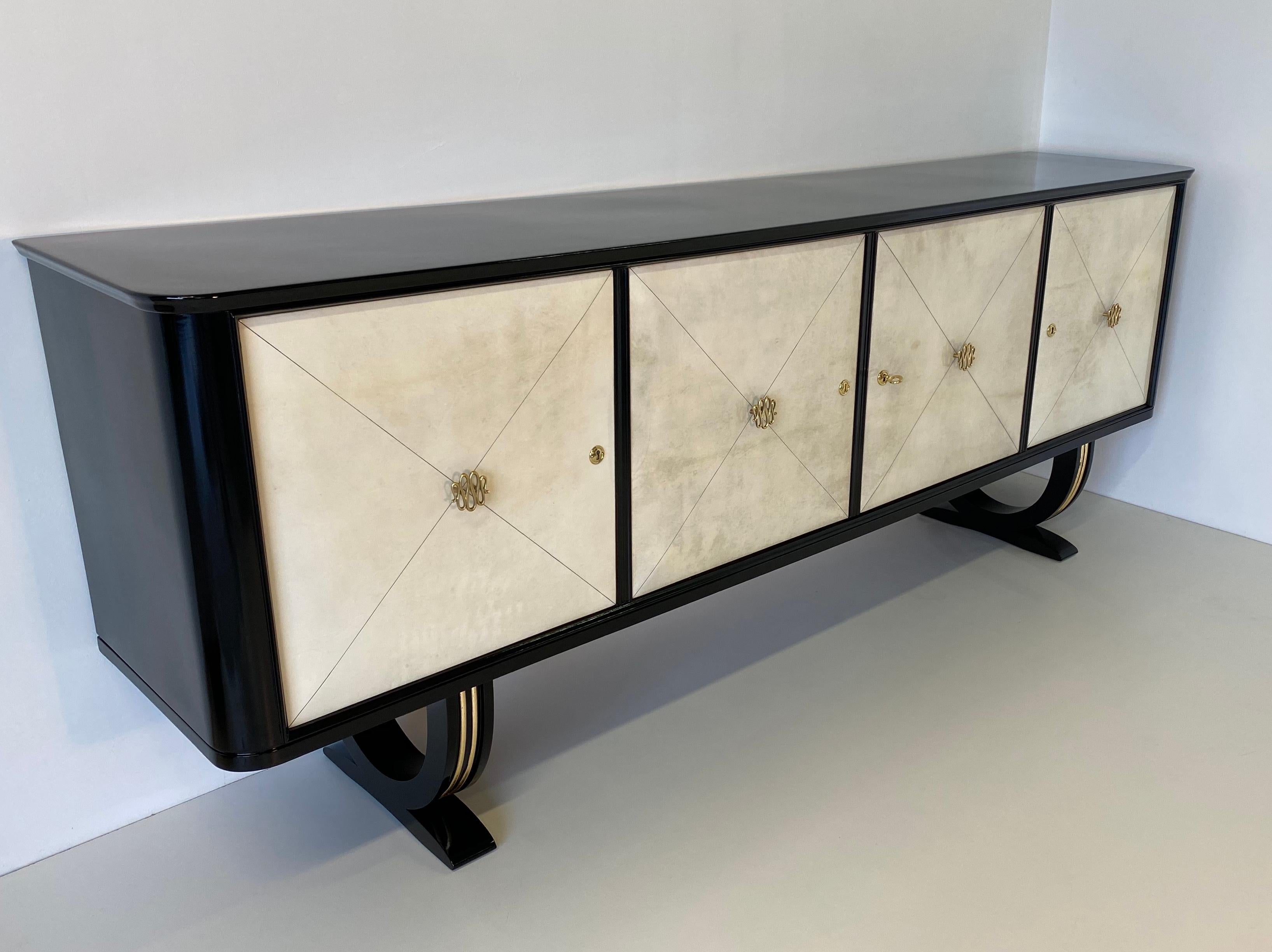 Italian Art Deco Parchment and Brass Sideboard, 1940s In Good Condition In Meda, MB