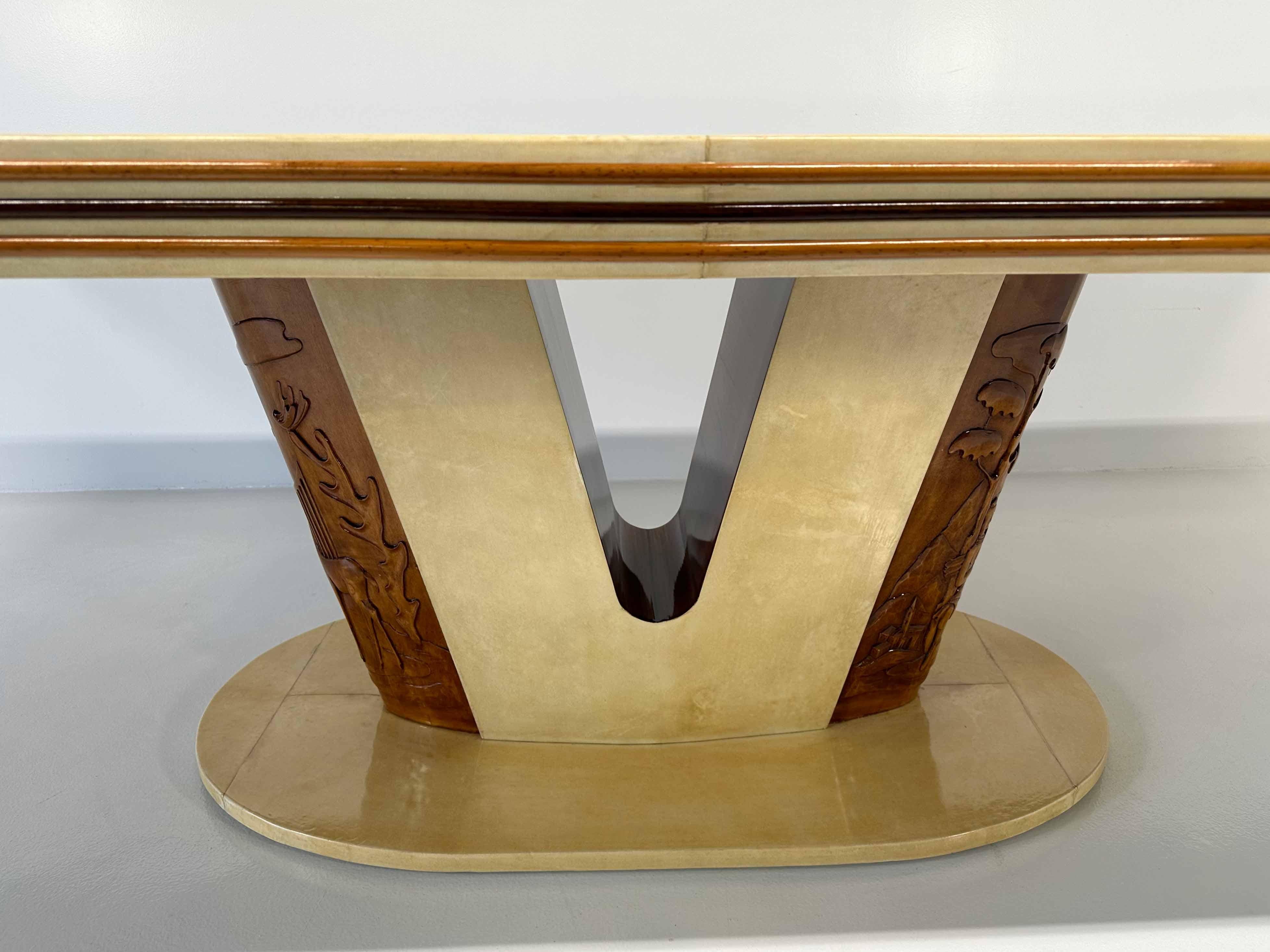 Italienischer Art-Deco-Tisch aus Pergament und geschnitztem Ahorn, 1930er Jahre im Angebot 1