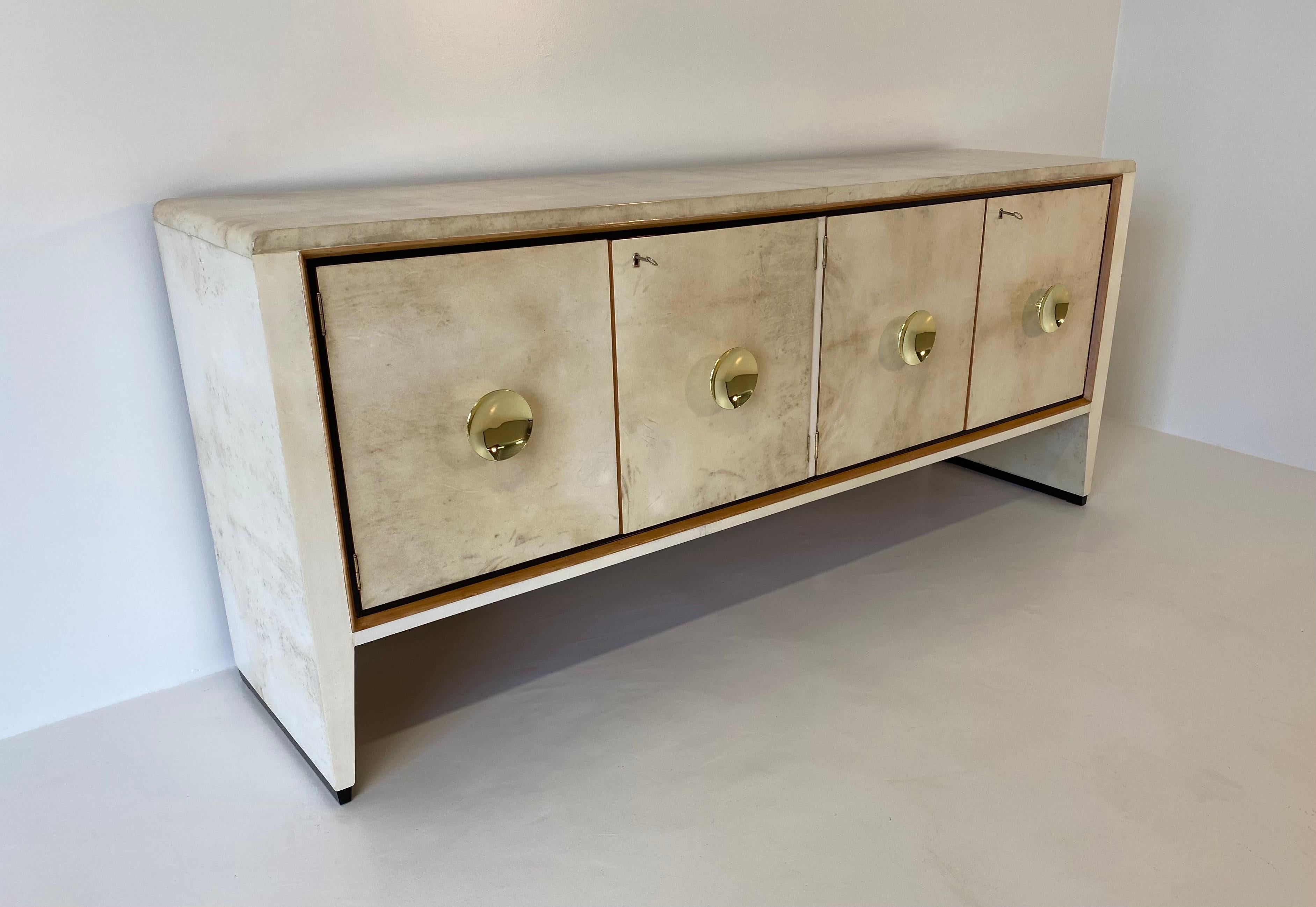 Italian Art Deco Parchment and Maple Sideboard, 1940s In Good Condition In Meda, MB