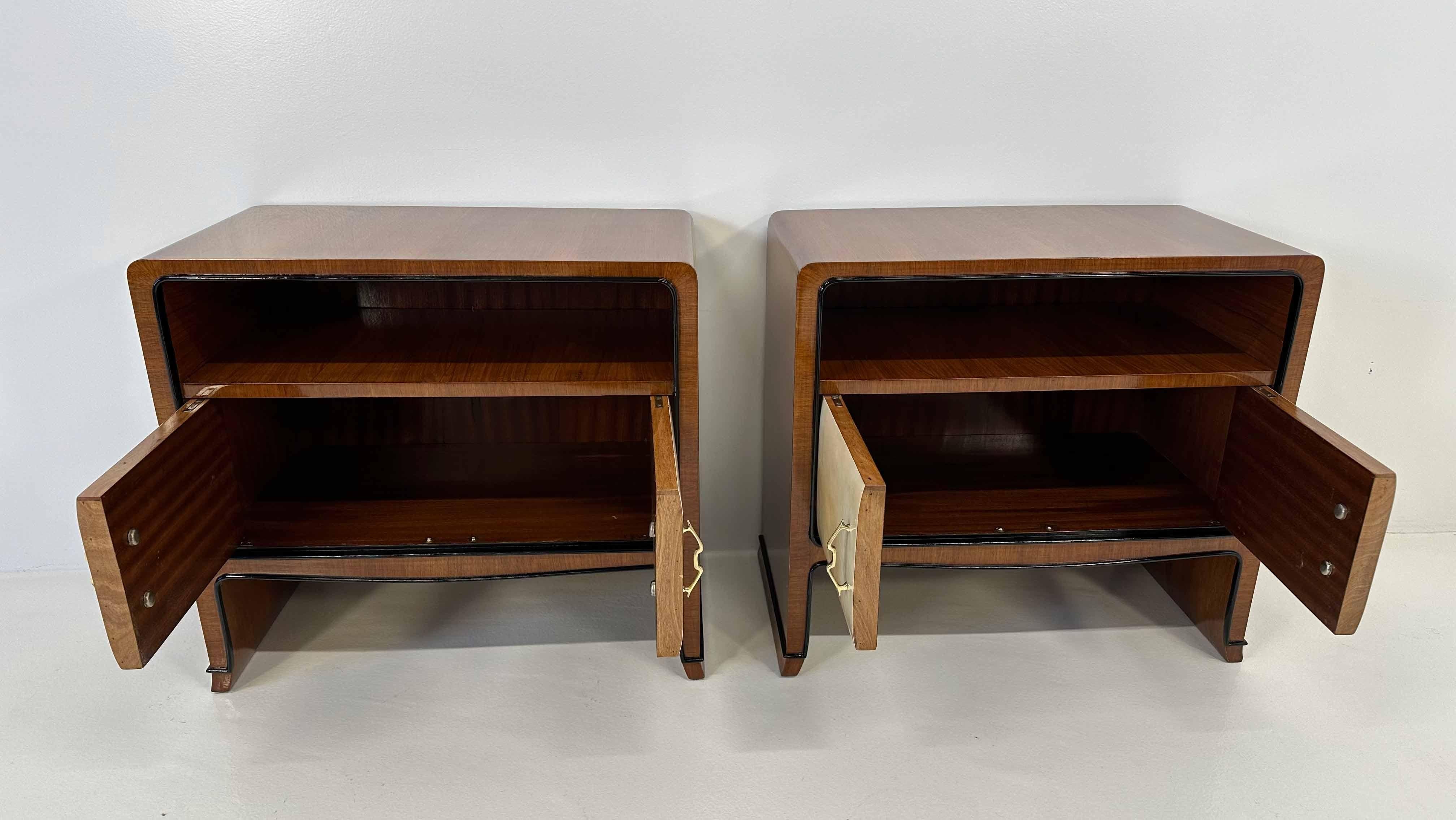 Italian Art Deco Parchment and Walnut Paolo Buffa Nightstands, 1940s For Sale 5