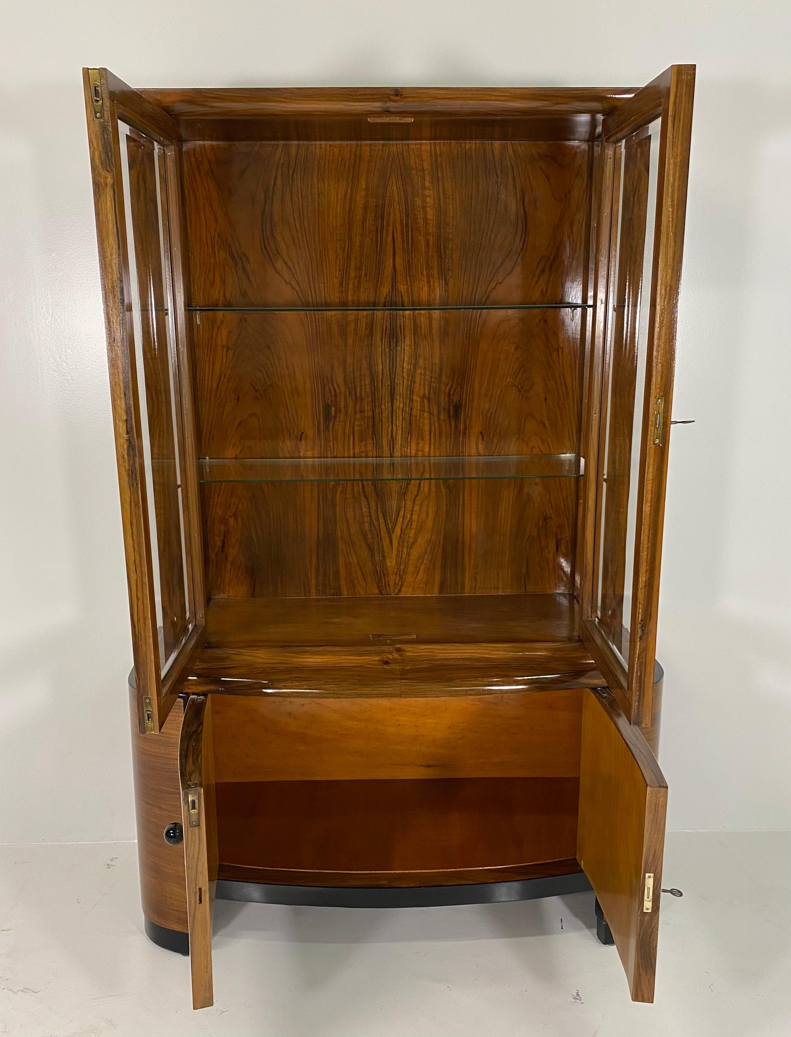Italian Art Deco Parchment and Walnut Vitrine Bar or Display Cabinet, 1940s 3