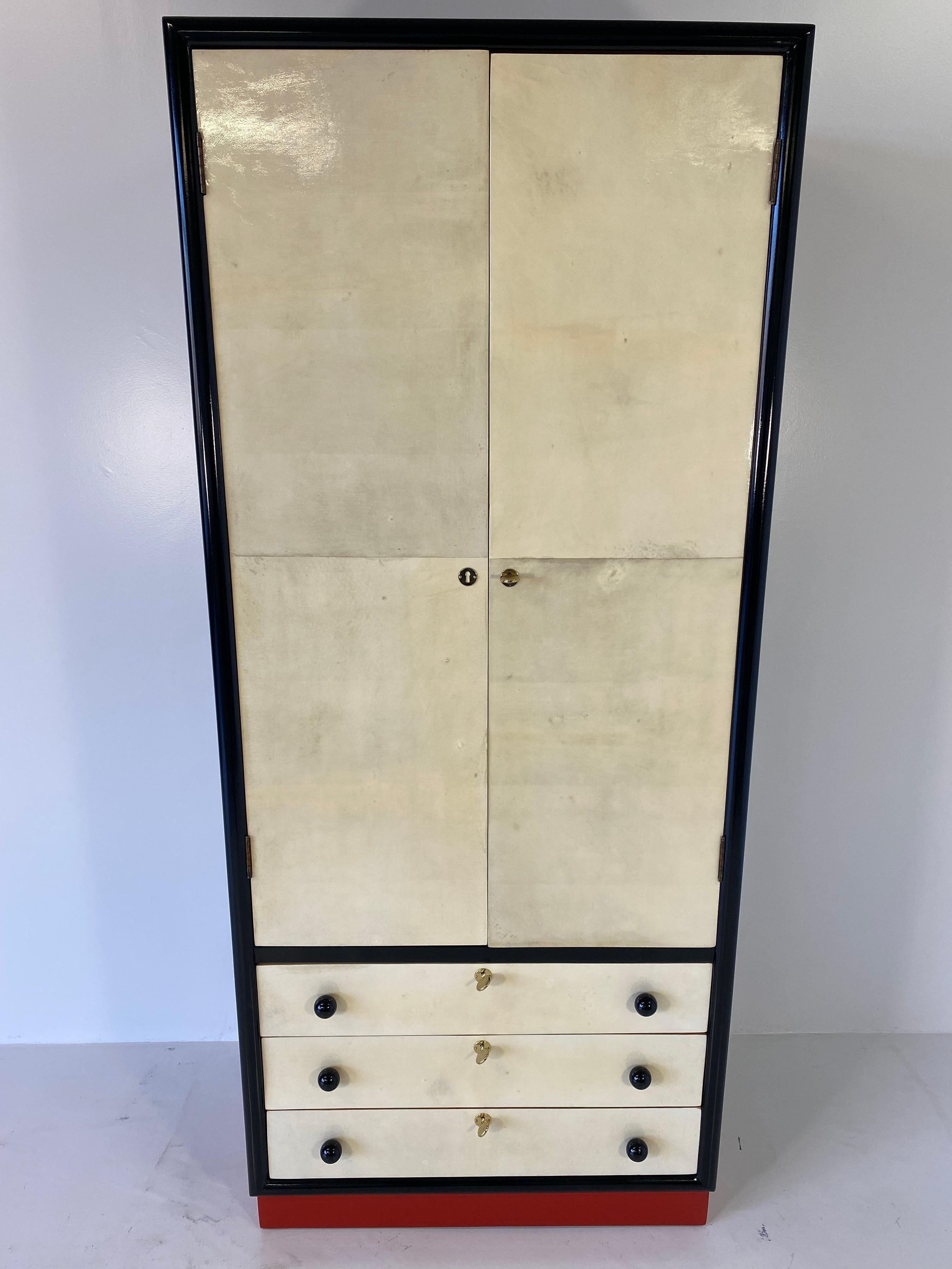 Italian Art Deco Parchment, Black and Red Lacquer Armoire, 1930s In Good Condition In Meda, MB
