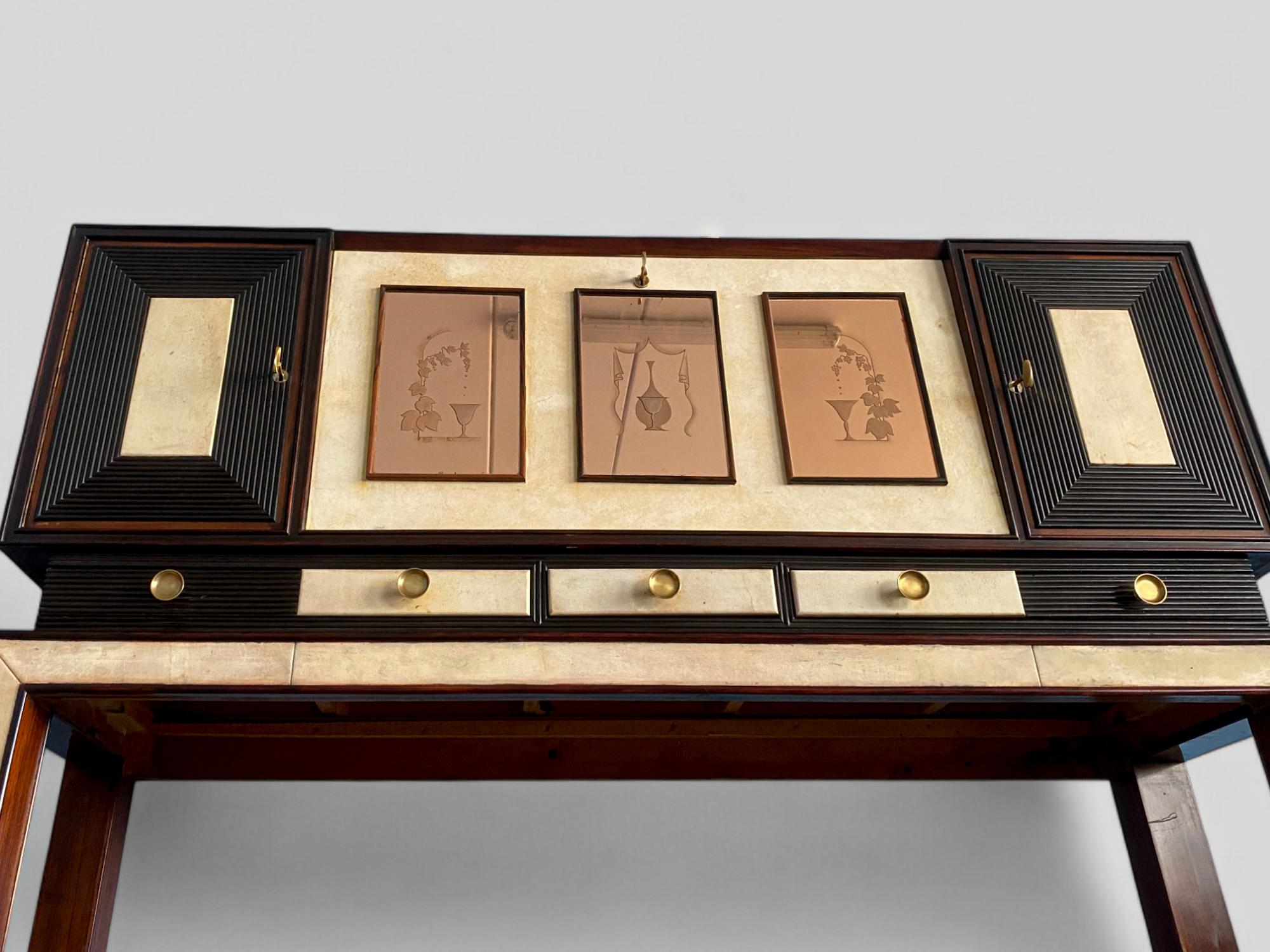 Italienische Pergamentschrank-Bar im Art déco-Stil, Osvaldo Borsani zugeschrieben, 1940er Jahre im Zustand „Gut“ im Angebot in Traversetolo, IT