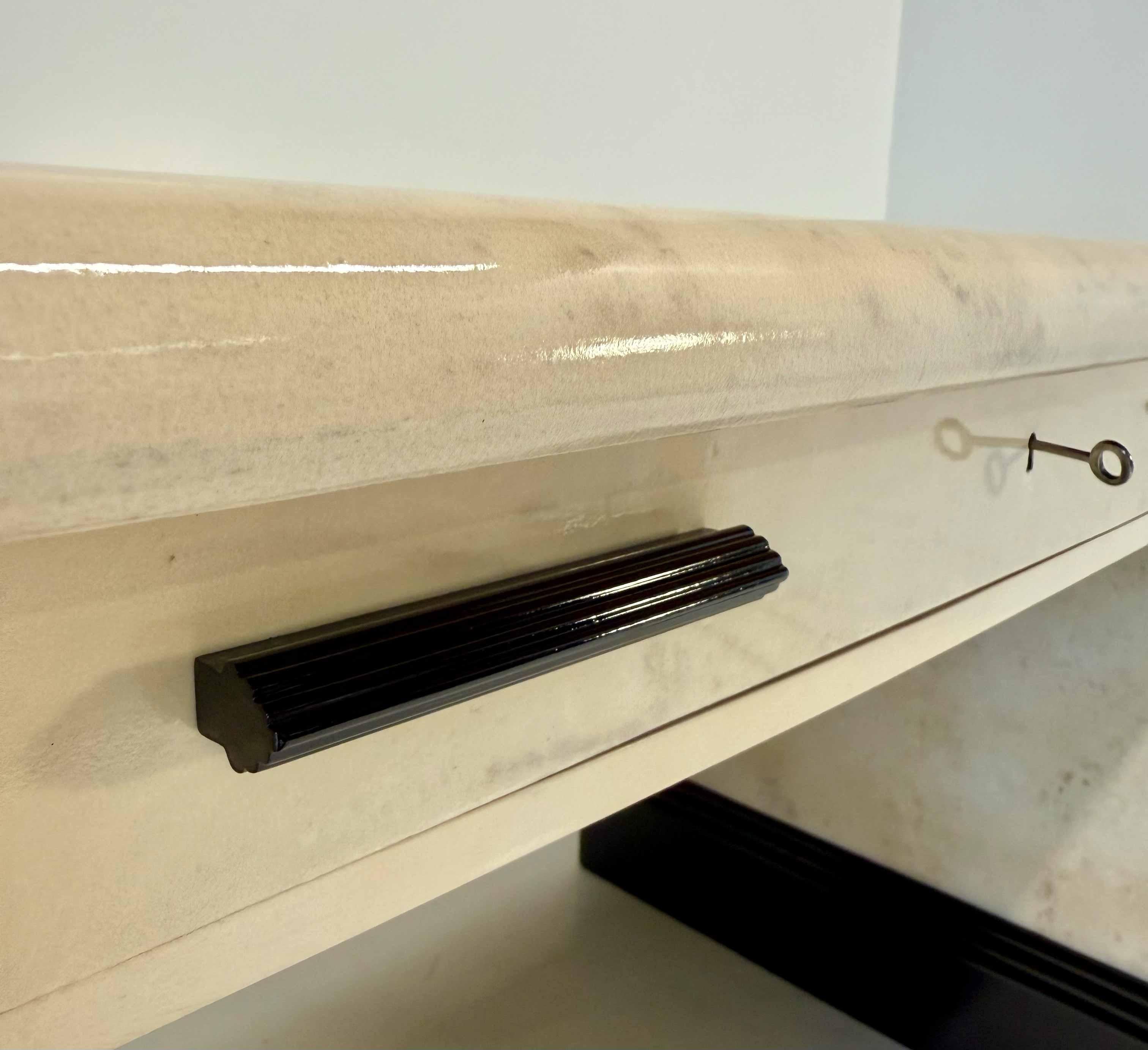 Papier parchemin Bureau à parchemin Art déco italien attribué à Osvaldo Borsani, années 1940 en vente