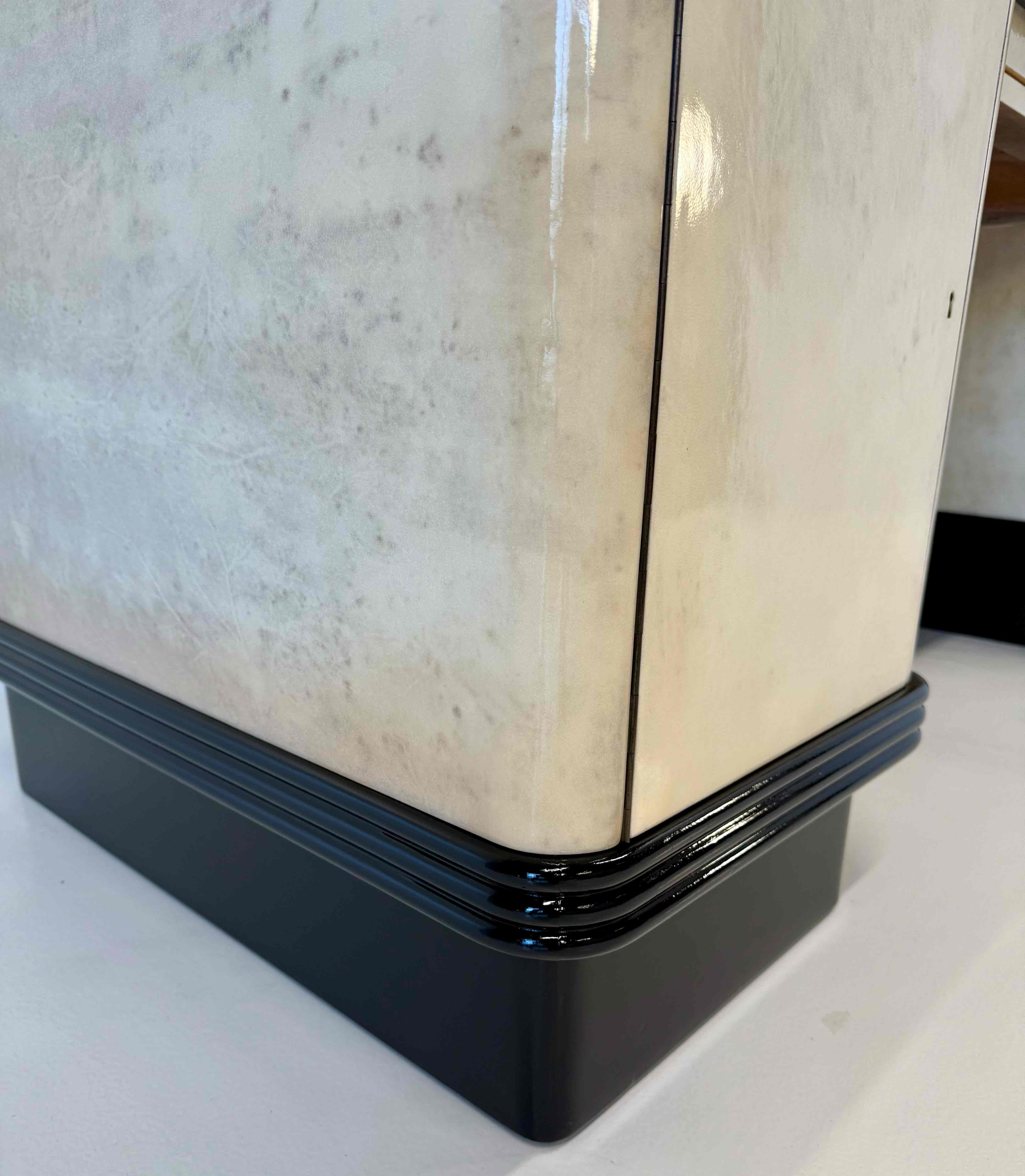 Bureau à parchemin Art déco italien attribué à Osvaldo Borsani, années 1940 en vente 1