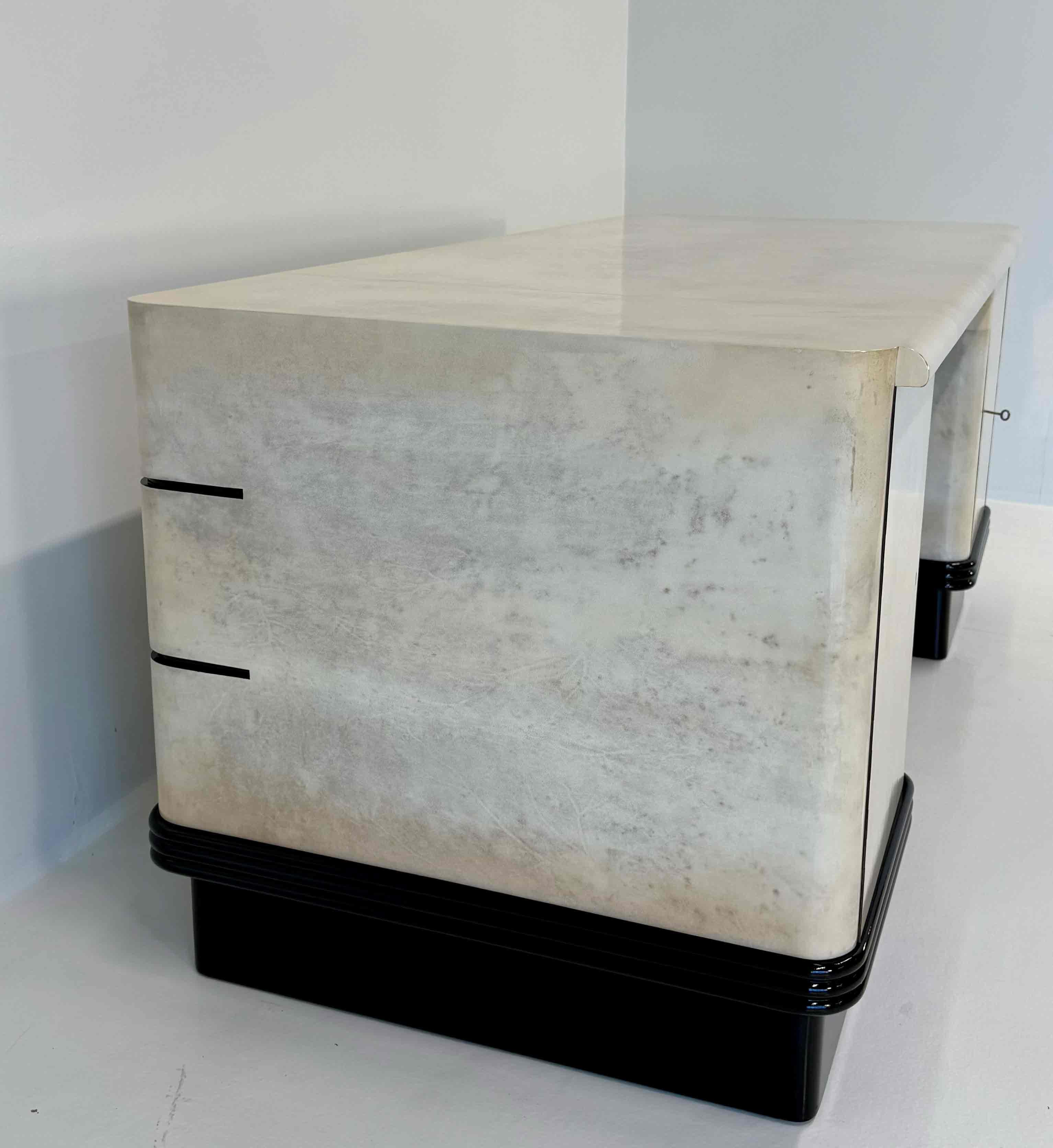 Bureau à parchemin Art déco italien attribué à Osvaldo Borsani, années 1940 en vente 2