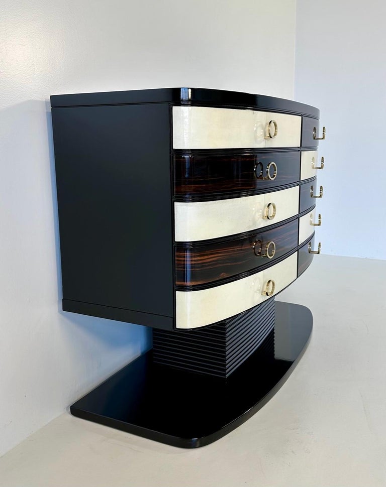 Mid-20th Century Italian Art Deco Parchment, Macassar and Black Lacquer Chest of Drawers, 1950s