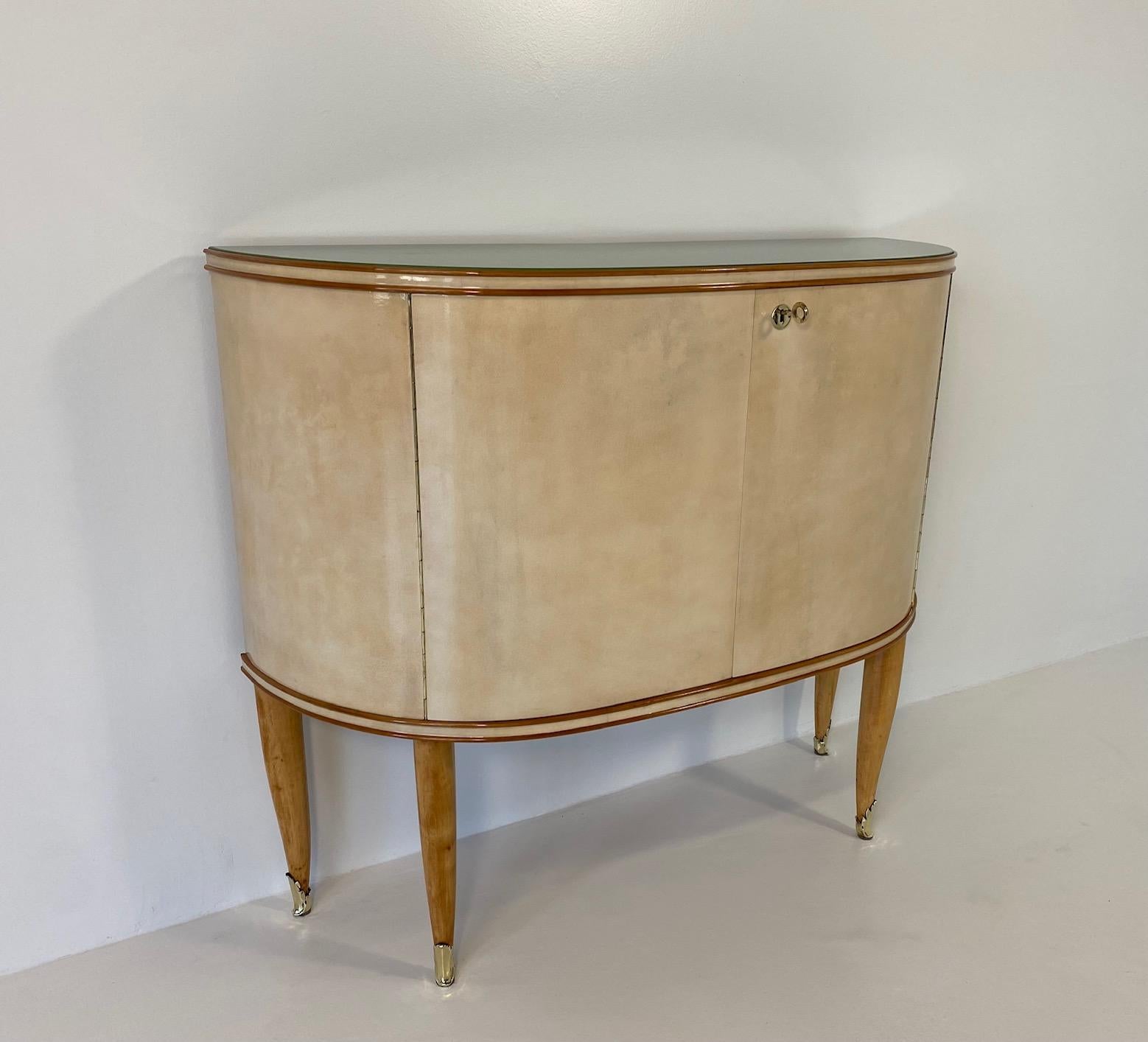 Italian Art Deco Parchment, Maple and Green Glass Sideboard, 1950s In Good Condition In Meda, MB