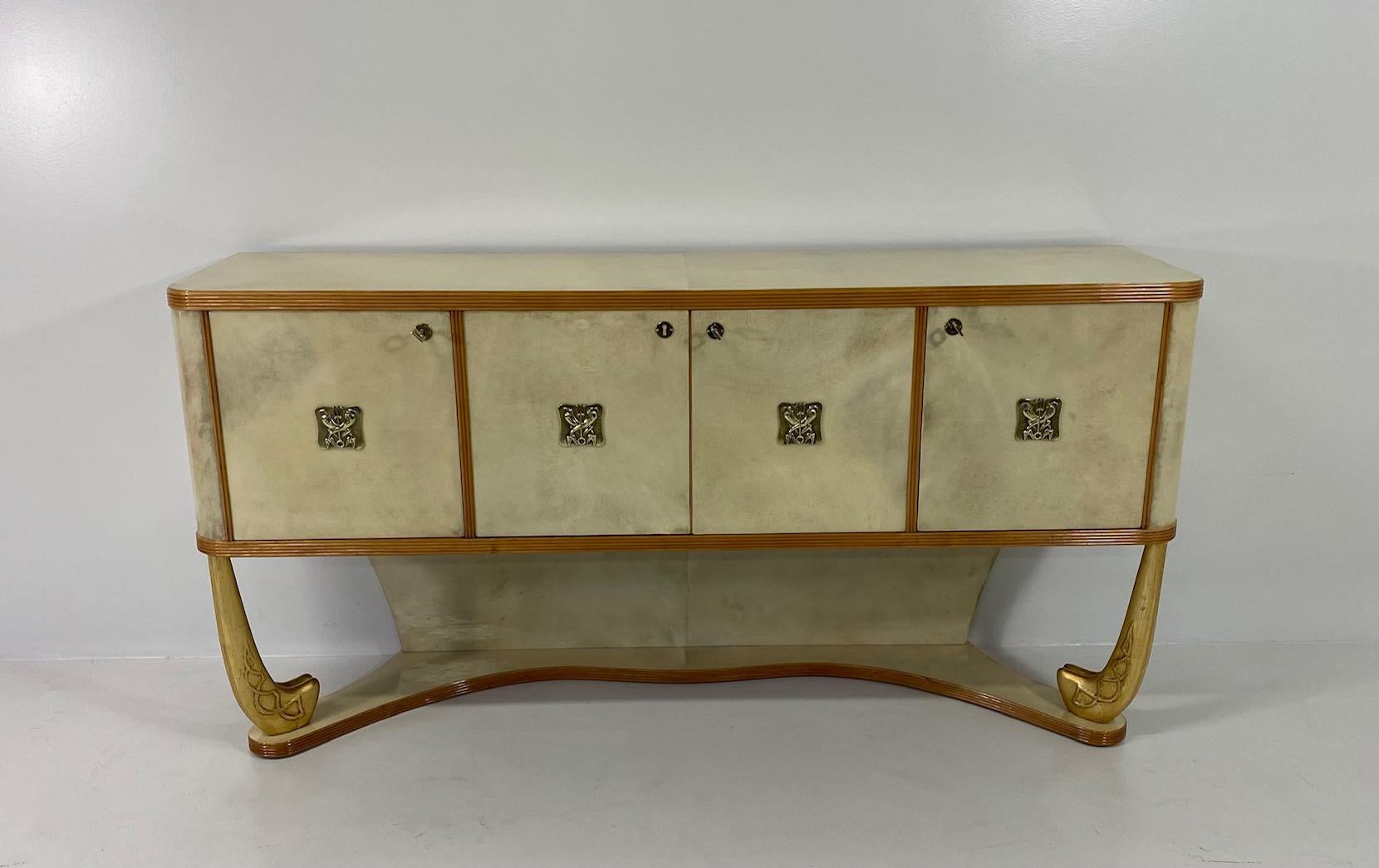 Italian Art Deco Parchment, Maple, Gold and Brass Sideboard, Attr. to Colli, 30s In Good Condition For Sale In Meda, MB