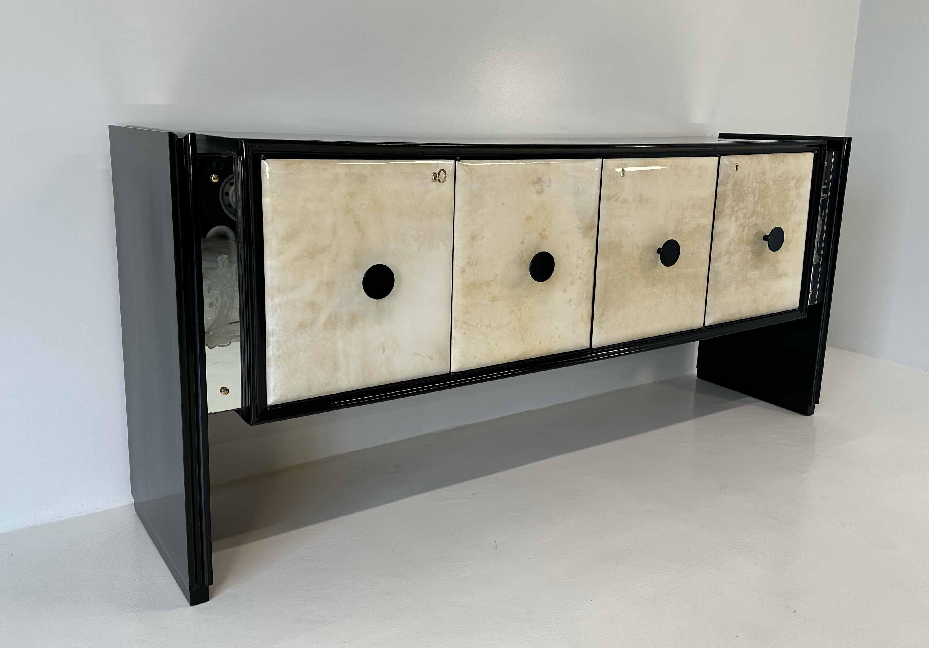 Italienisches Art déco-Sideboard aus Pergament, sandgestrahlten Spiegeln und schwarzem Sideboard, 1940er Jahre im Angebot 2