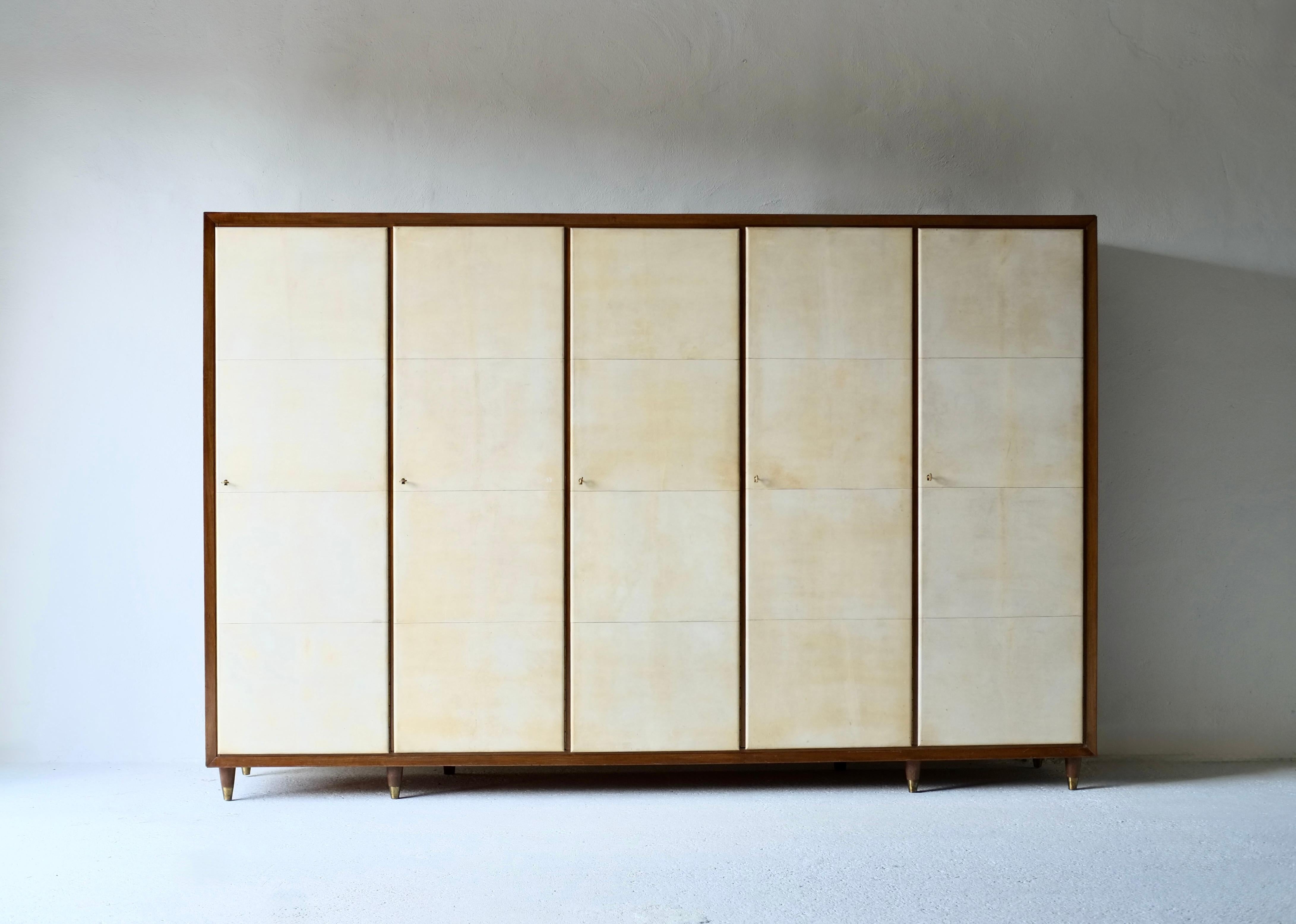 Italienischer Art Deco Pergament Kleiderschrank im Angebot 6