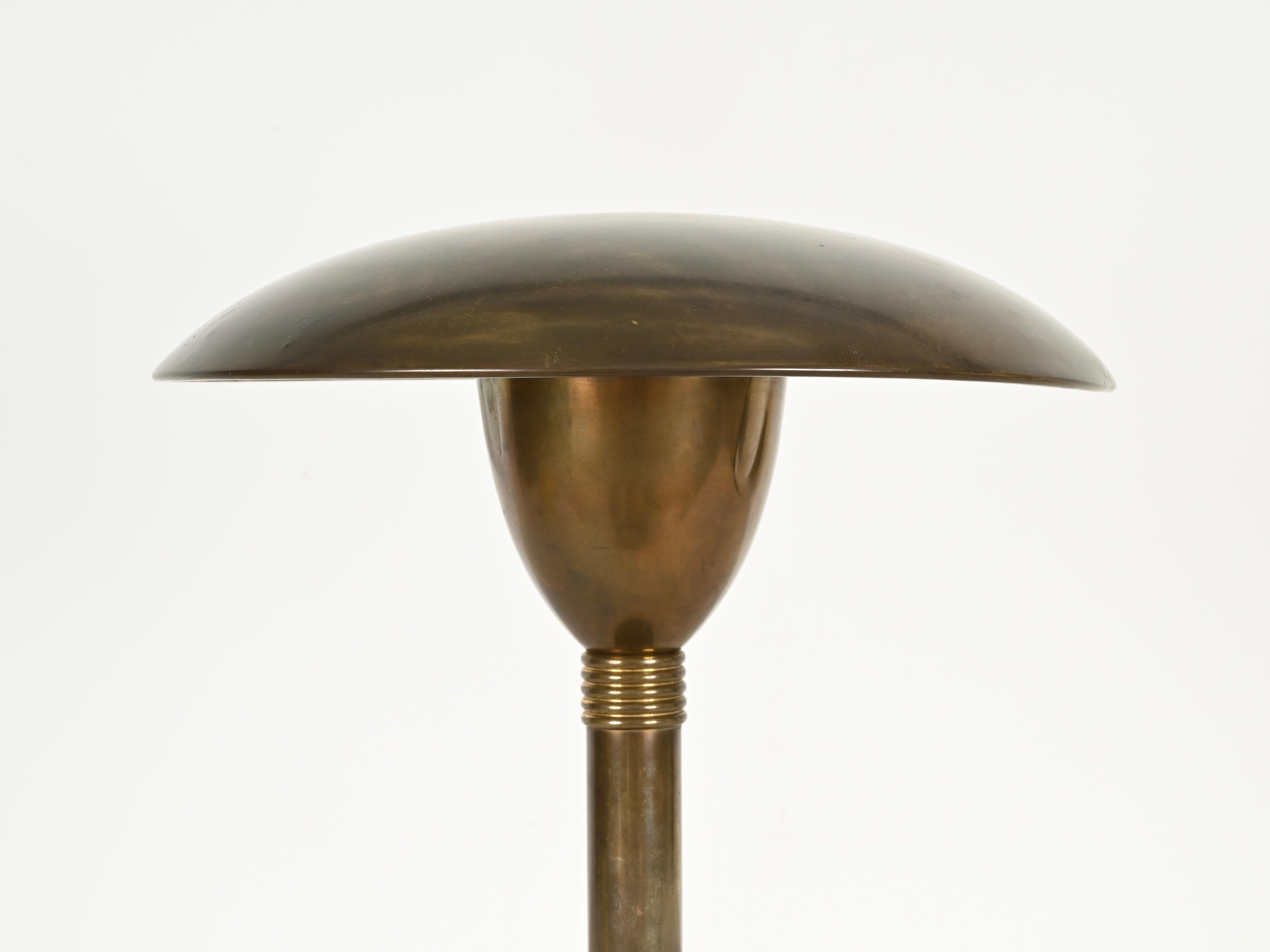 Lampe de table Art déco italienne en laiton patiné avec champignon, Italie, années 1940 en vente 4
