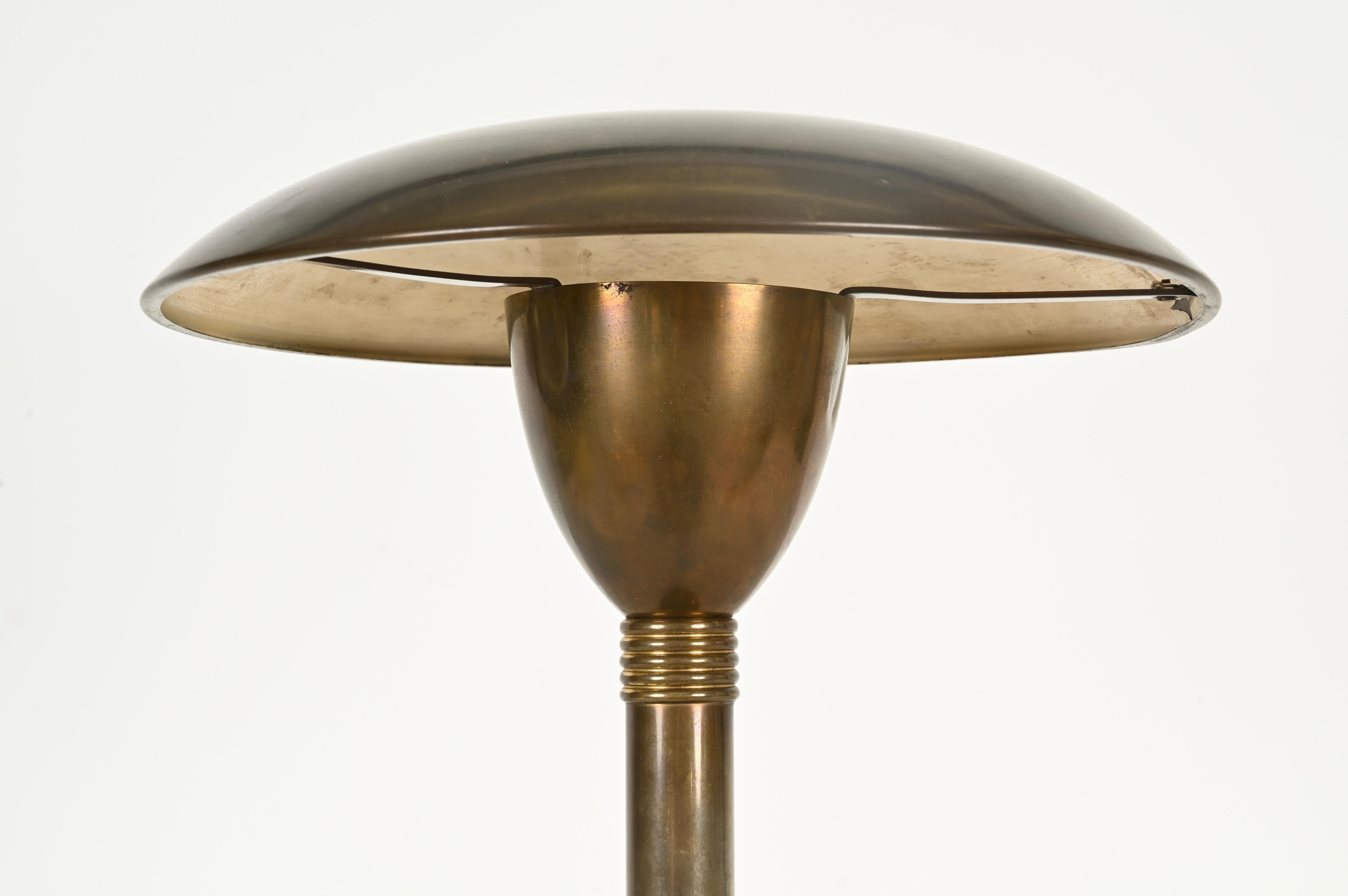 Lampe de table Art déco italienne en laiton patiné avec champignon, Italie, années 1940 en vente 5