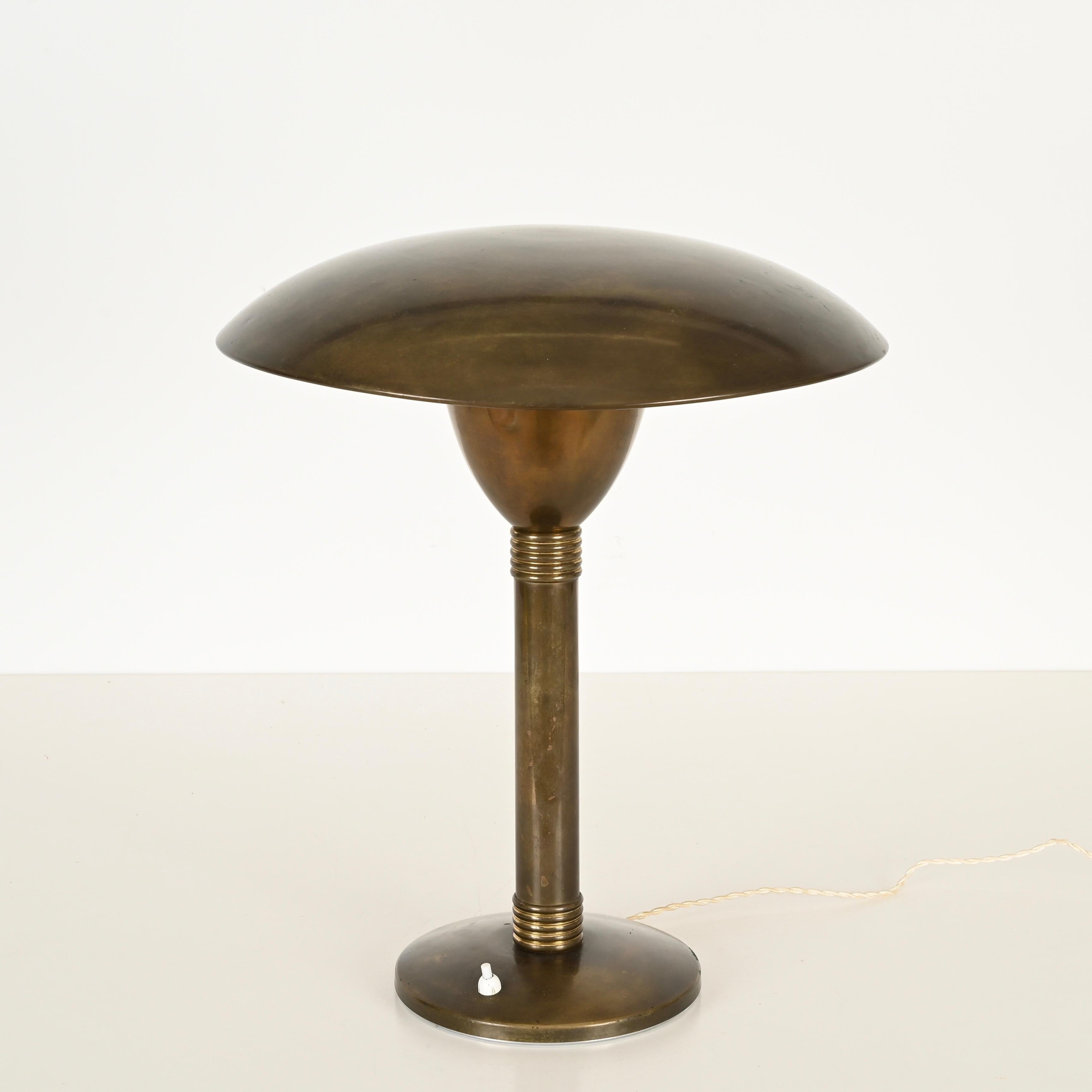 Lampe de table Art déco italienne en laiton patiné avec champignon, Italie, années 1940 en vente 6