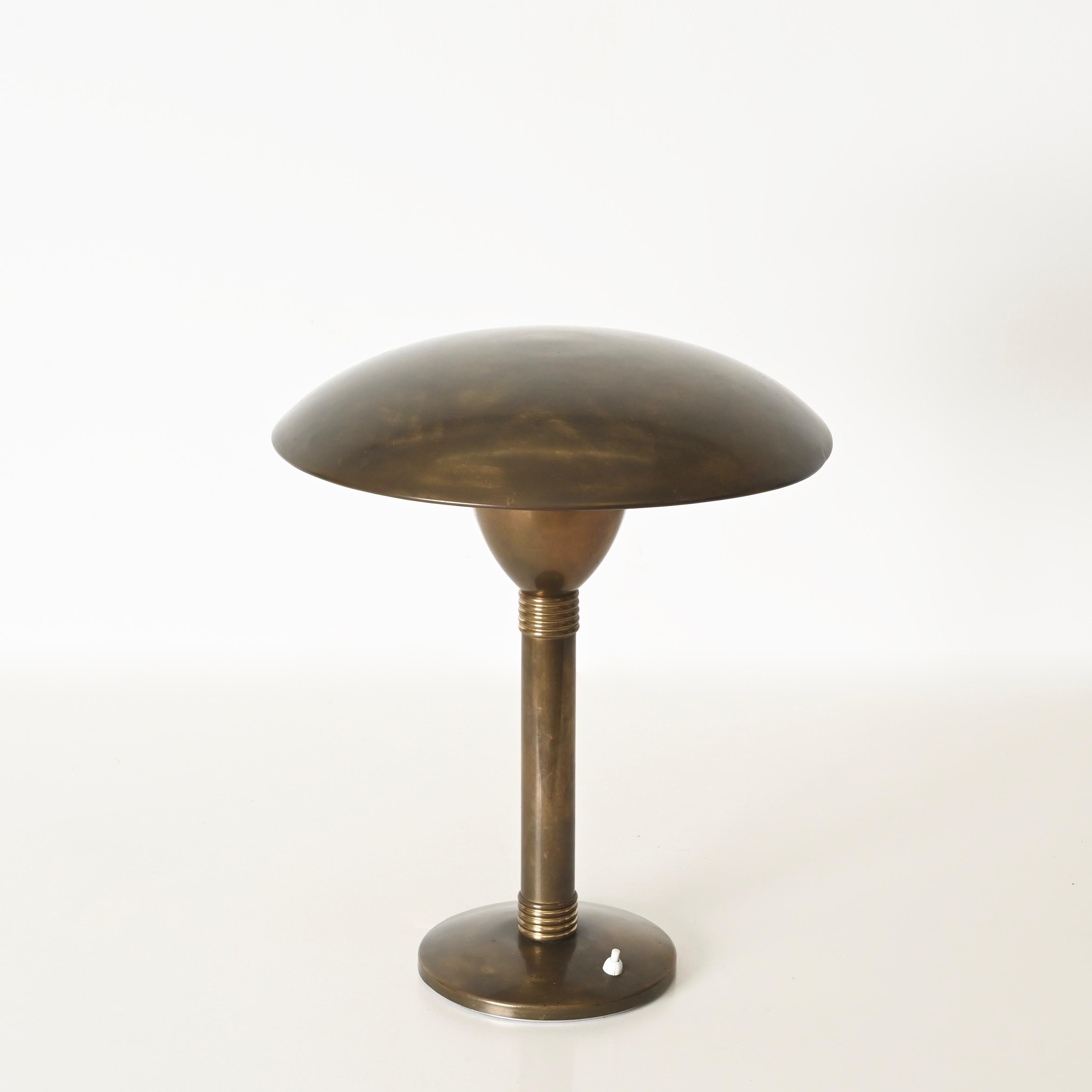 Lampe de table Art déco italienne en laiton patiné avec champignon, Italie, années 1940 en vente 3