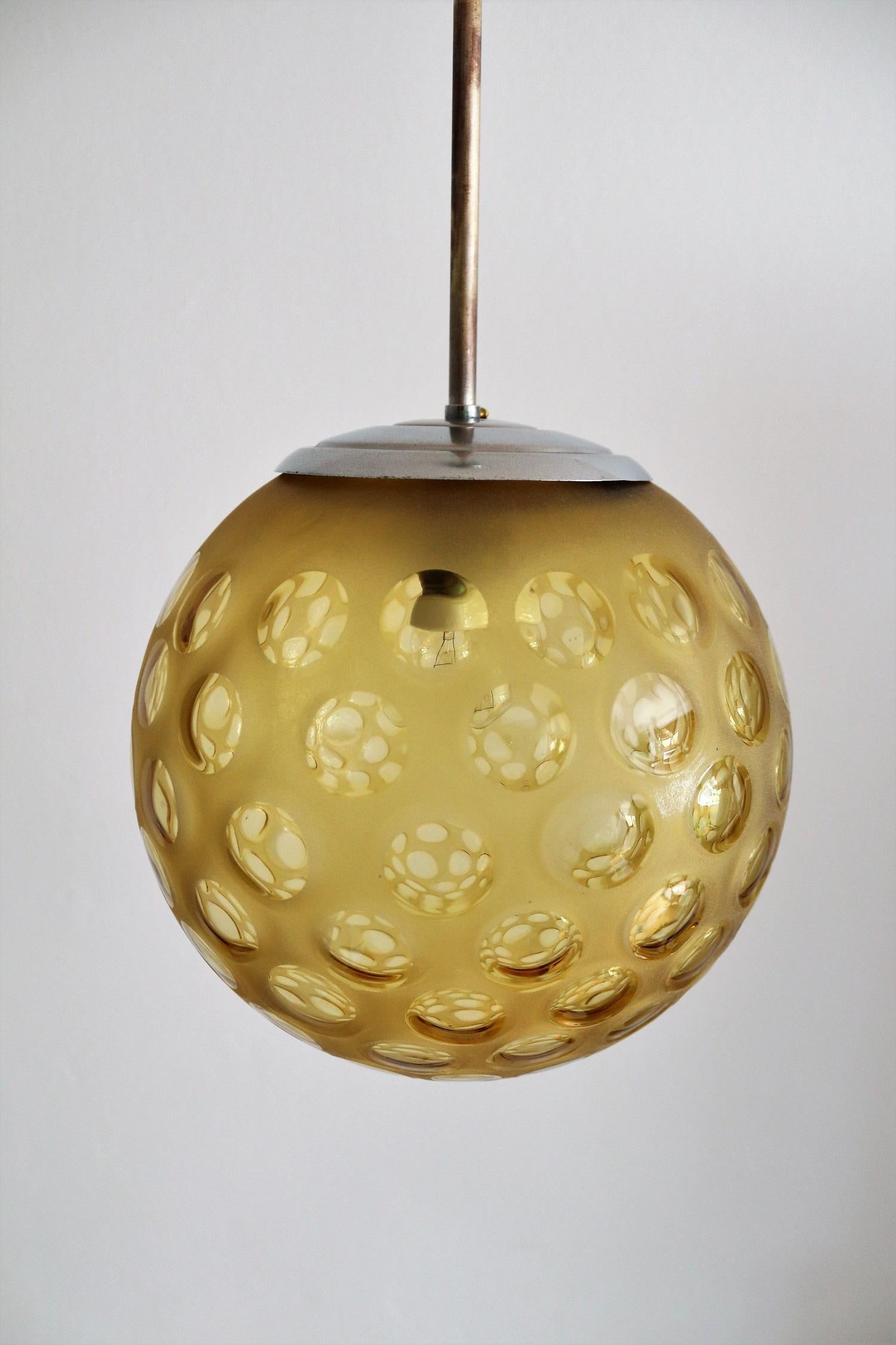 Italian Art Deco Pendant Lamp with Frosted Glass Globe, 1940s For Sale 4