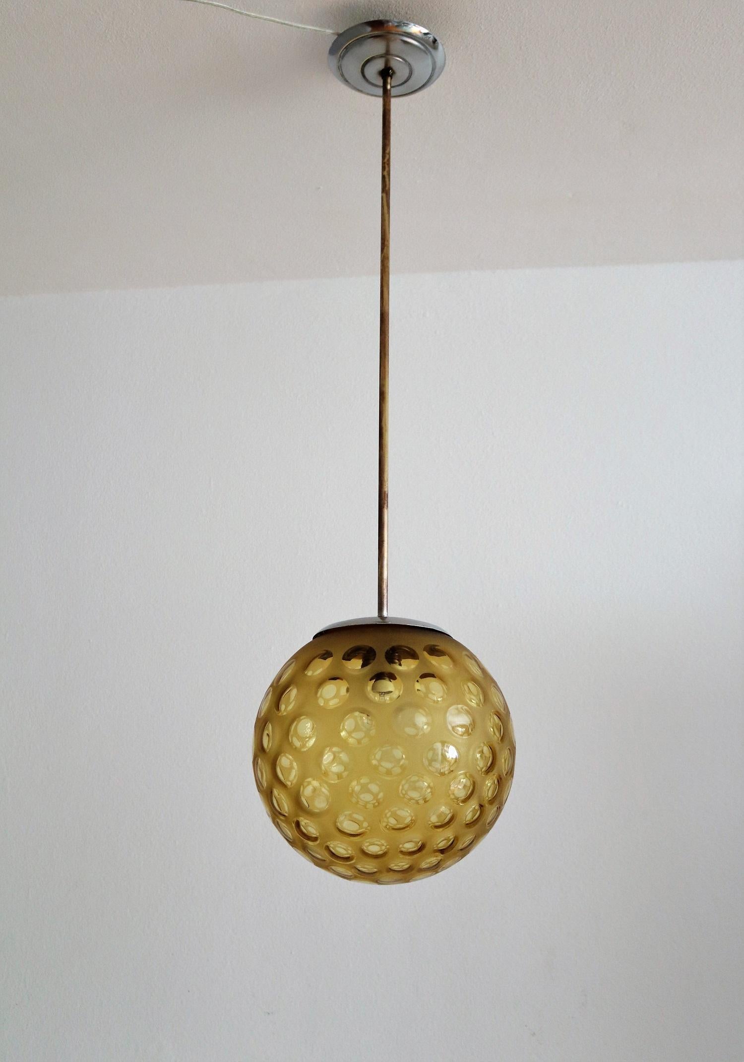 Italian Art Deco Pendant Lamp with Frosted Glass Globe, 1940s For Sale 2