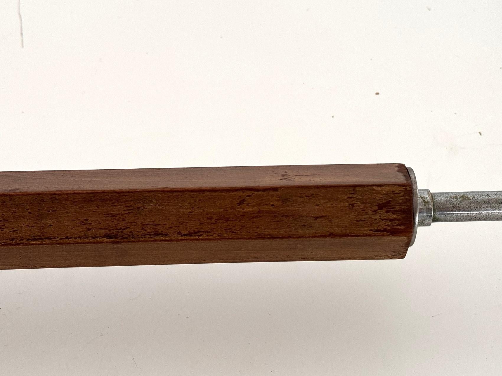 Lampada a sospensione in stile Art Déco italiano con coppa in vetro celeste e Wood in vendita 6