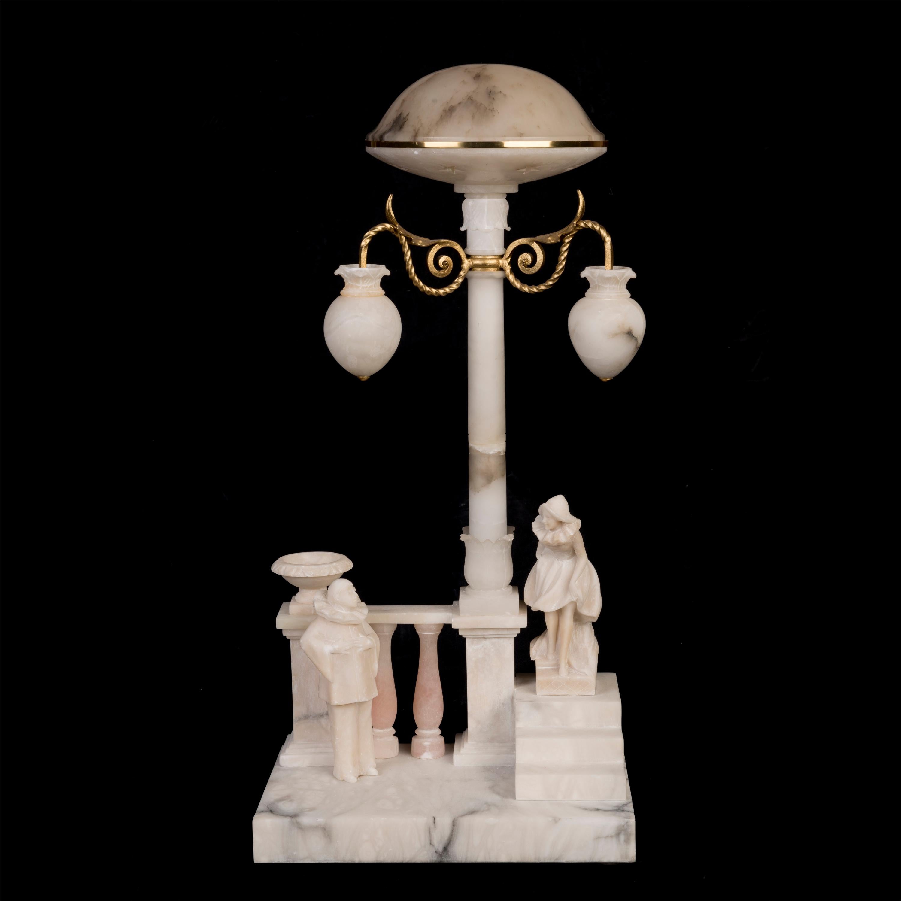 Art Déco Lampada in alabastro intagliato di epoca Art Carved con Pierrot e Colombina in vendita