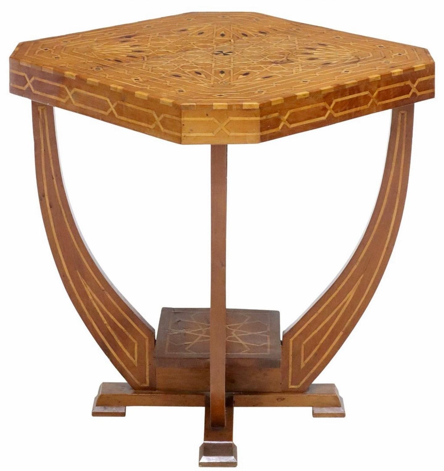 Italian Art Deco Period Parquetry Table circa 1930s  In Good Condition For Sale In Forney, TX