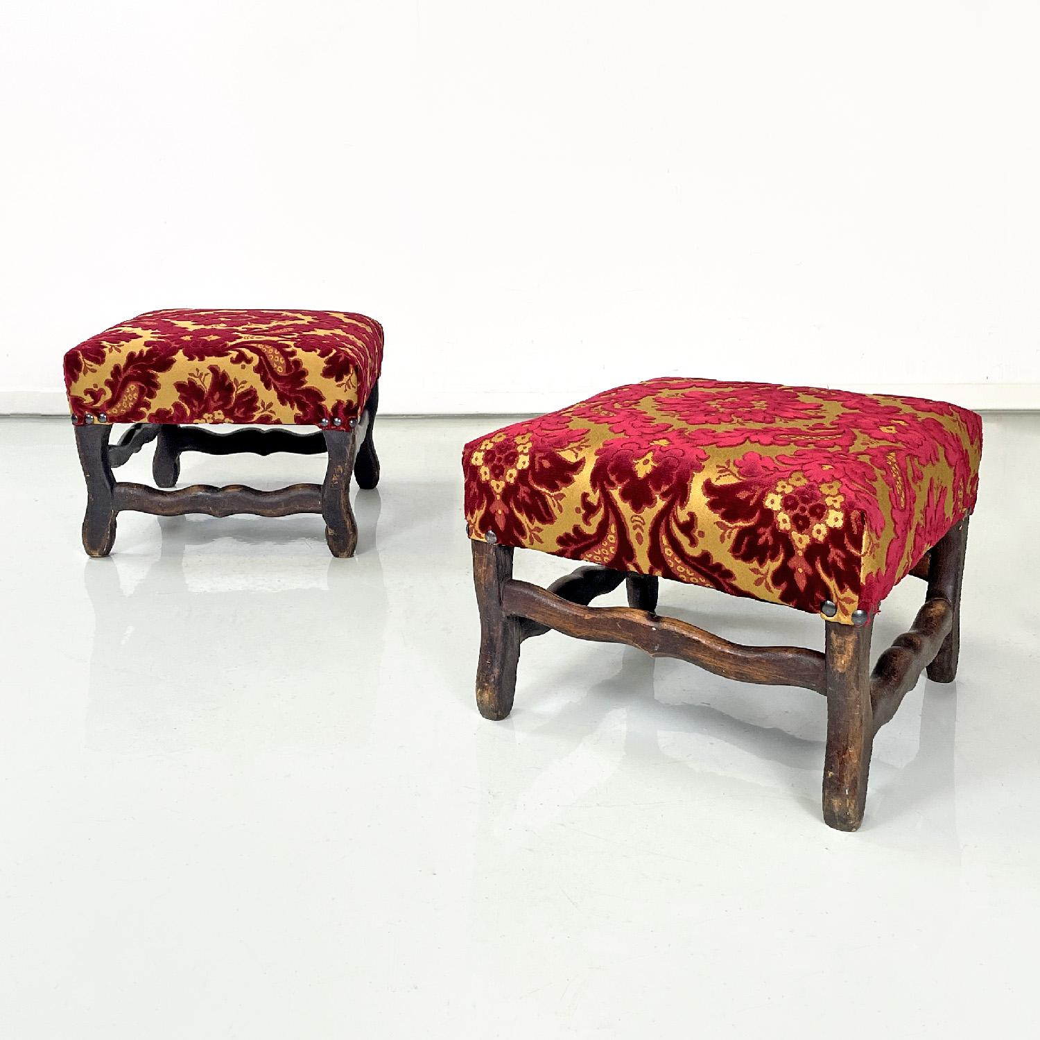 French antique poufs in wood with yellow and dark red damask fabric, 1850s
Pair of square poufs. They have a padded seat covered with a mustard yellow and bright red damask fabric, the red decoration is in velvet and is slightly in relief. The