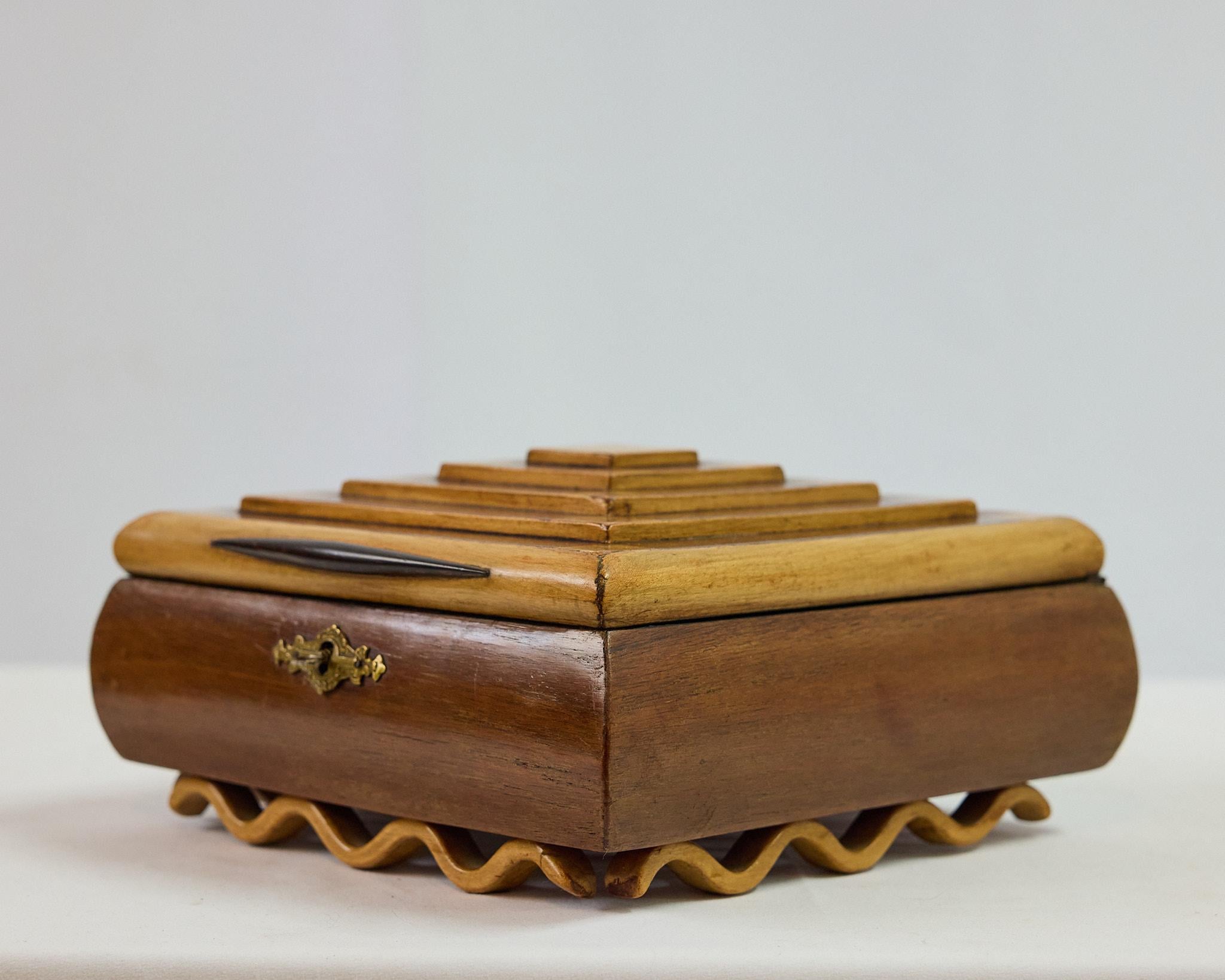 20th Century Italian Art Deco Pyramidal Shaped Trinket Box w Mirrored Interior, Circa 1920s For Sale