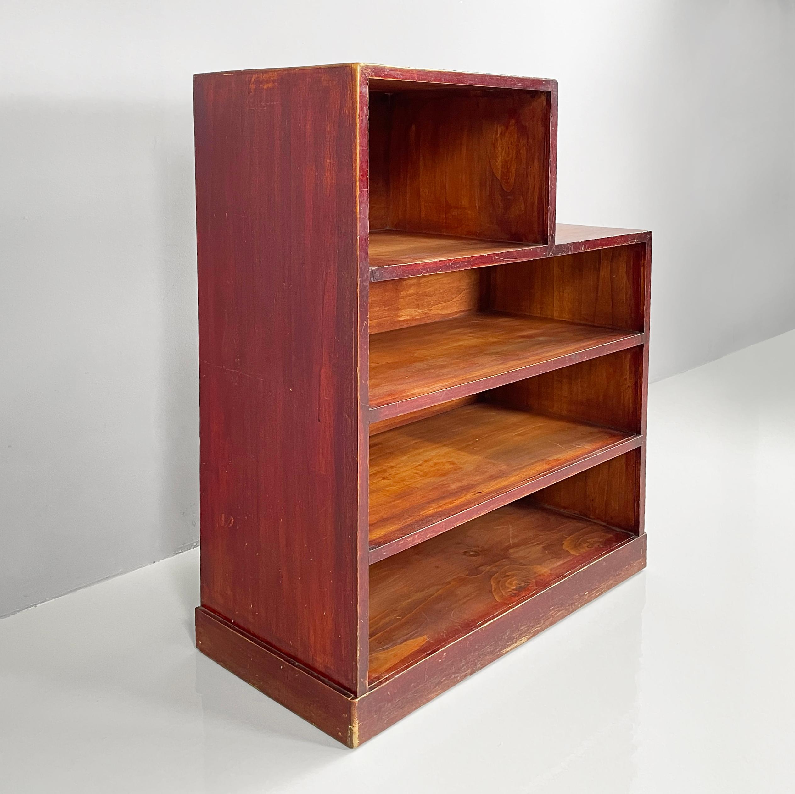 Mid-20th Century Italian Art Deco rectangular bookcase in red wood, 1940s For Sale