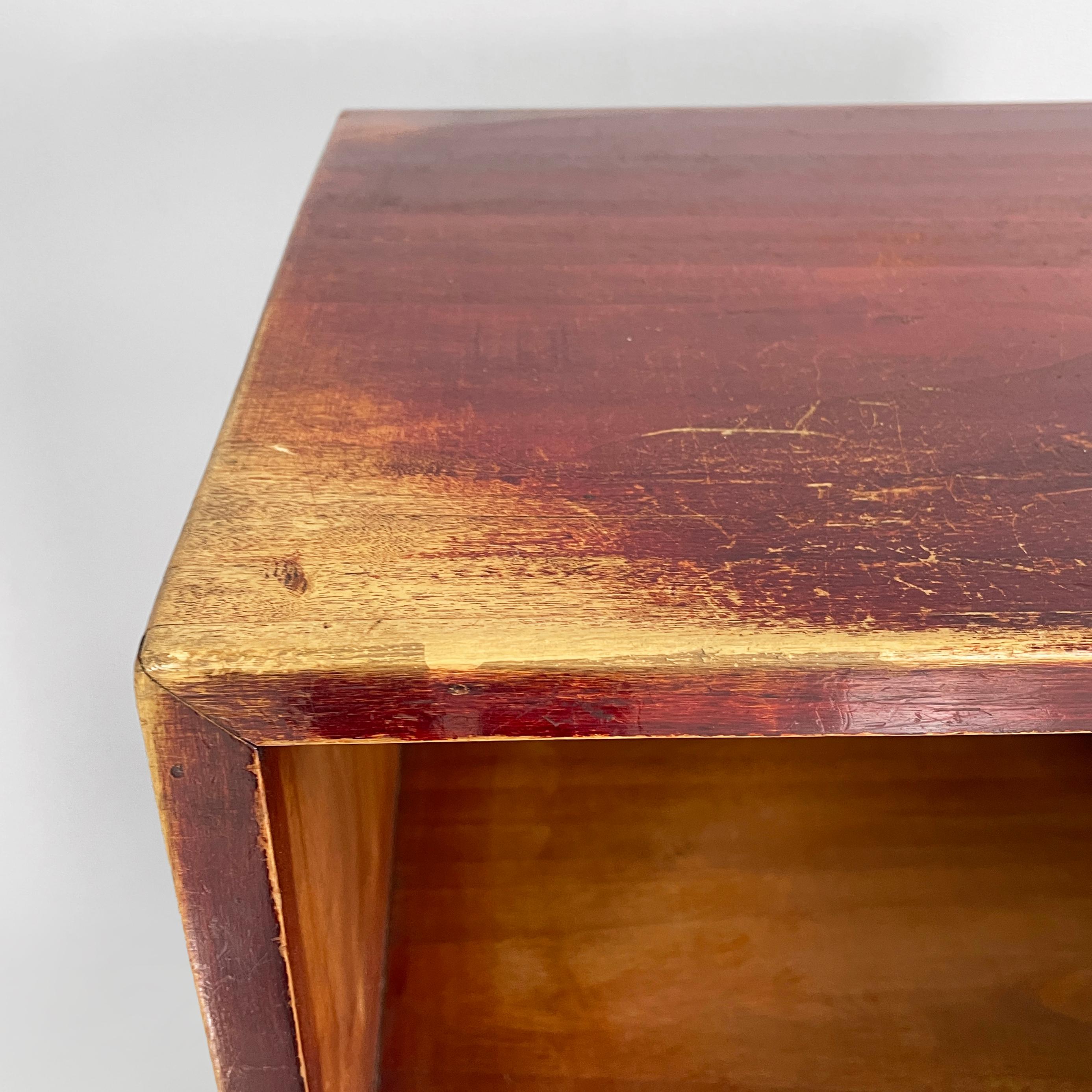 Italian Art Deco rectangular bookcase in red wood, 1940s For Sale 2