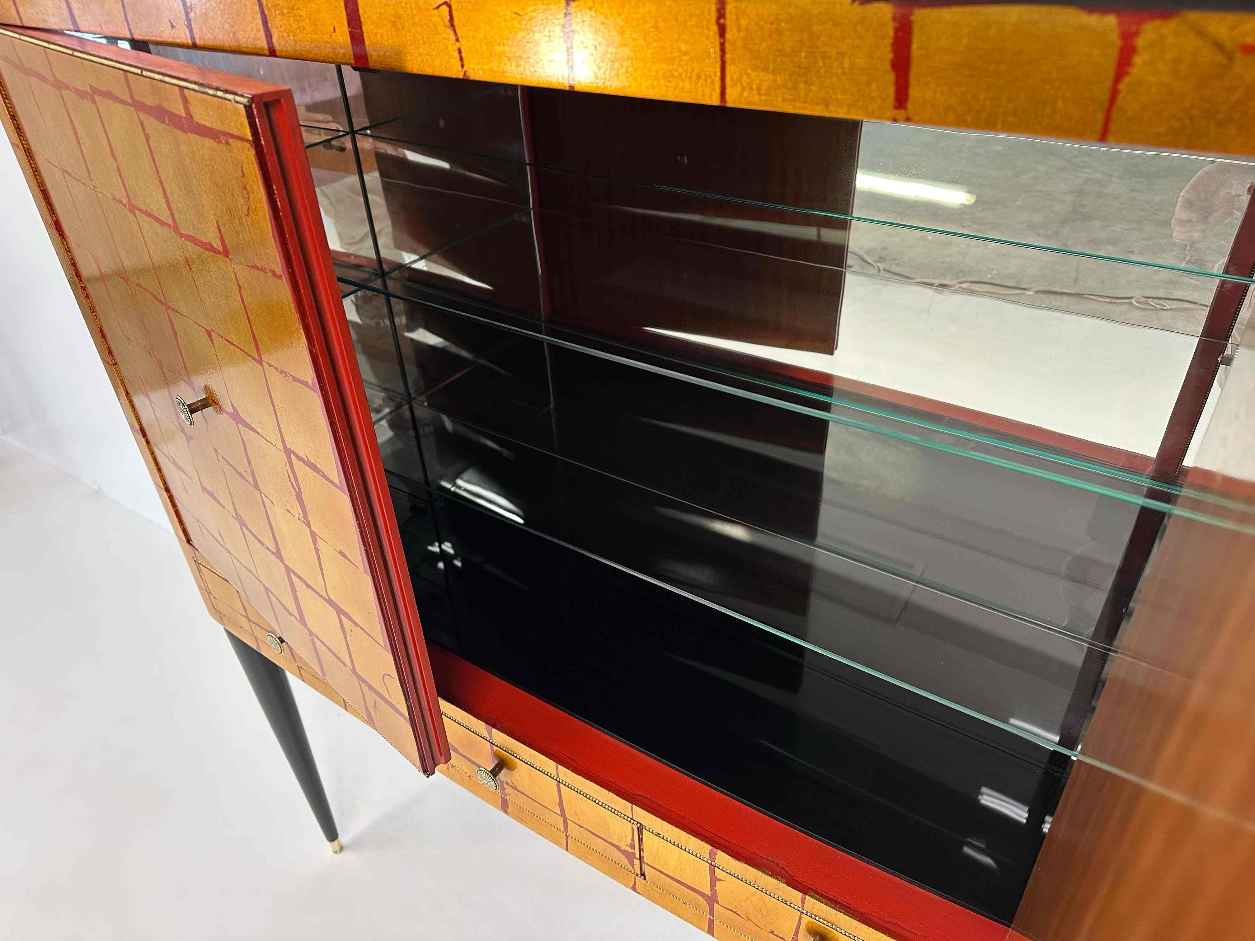 Meuble bar Art déco italien à feuilles d'or par 'Permanente Mobili Cantù', années 1950 en vente 5