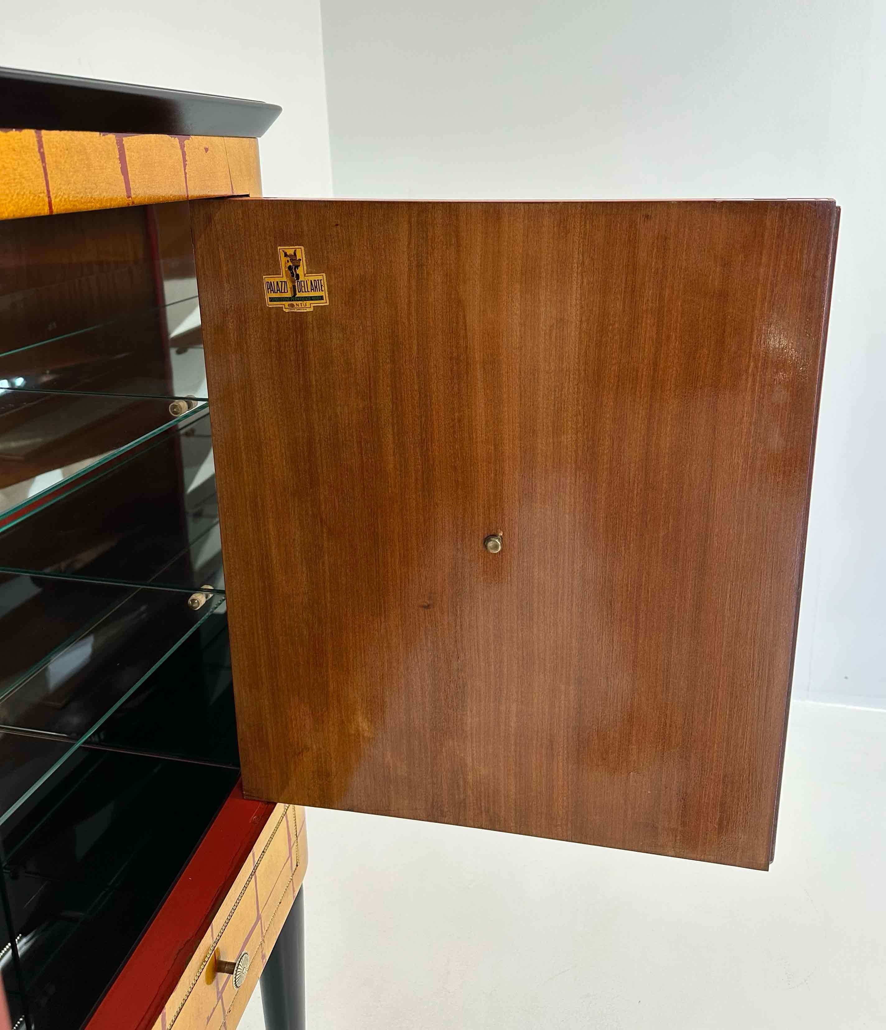Meuble bar Art déco italien à feuilles d'or par 'Permanente Mobili Cantù', années 1950 en vente 4