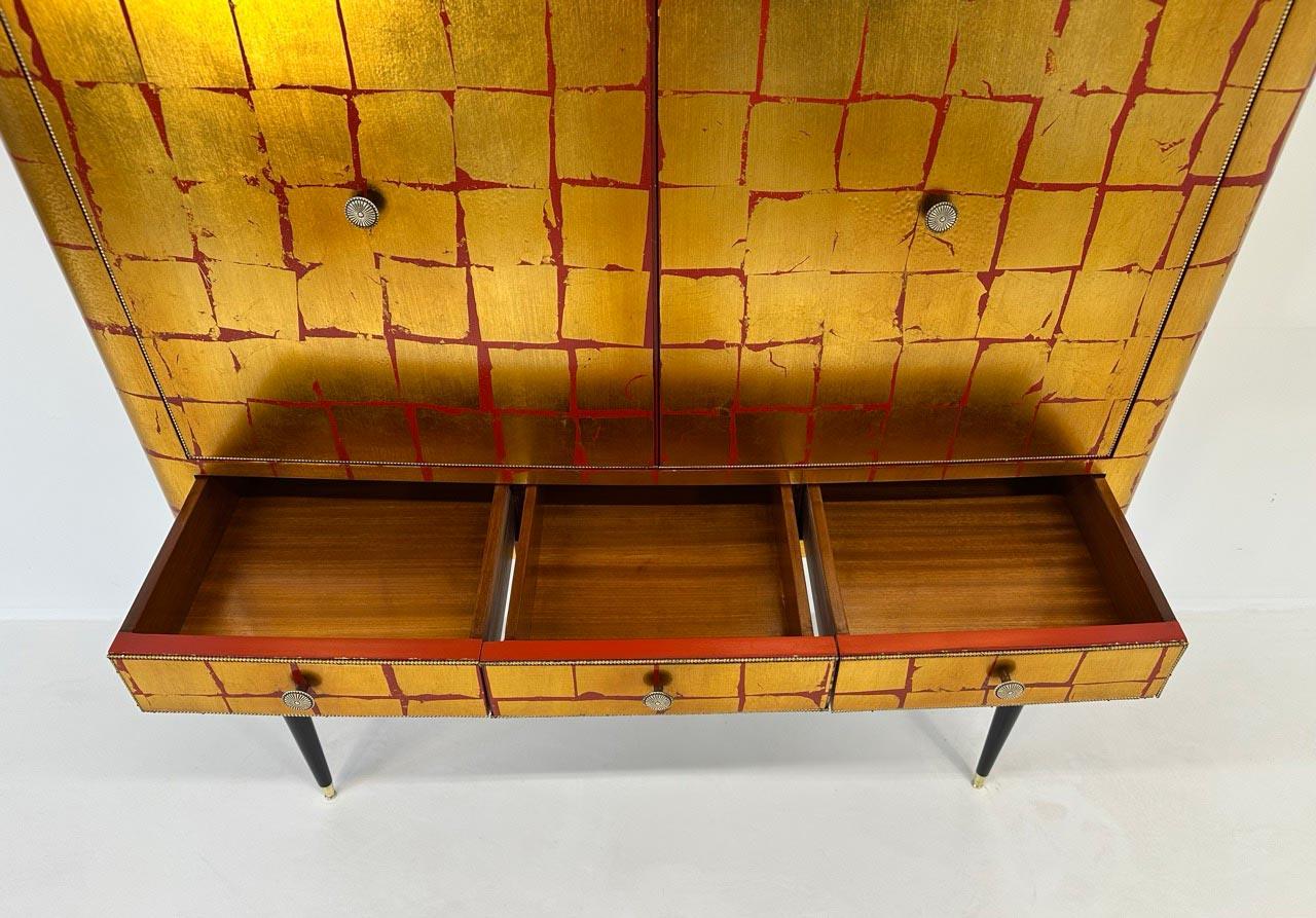 Meuble bar Art déco italien à feuilles d'or par 'Permanente Mobili Cantù', années 1950 en vente 7