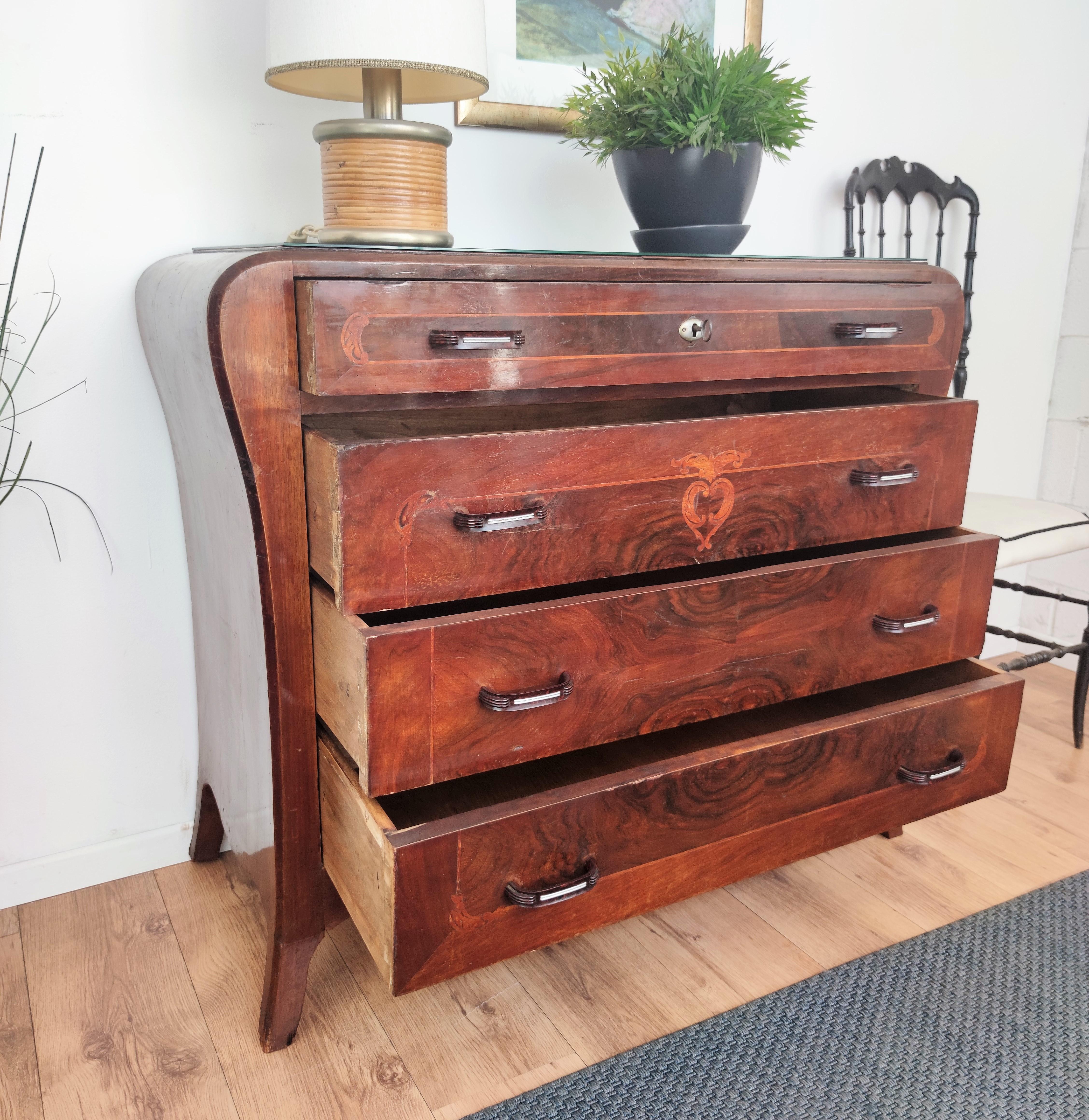 Italian Art Deco Regency Walnut Burl Inlay Chest of Drawers In Good Condition For Sale In Carimate, Como