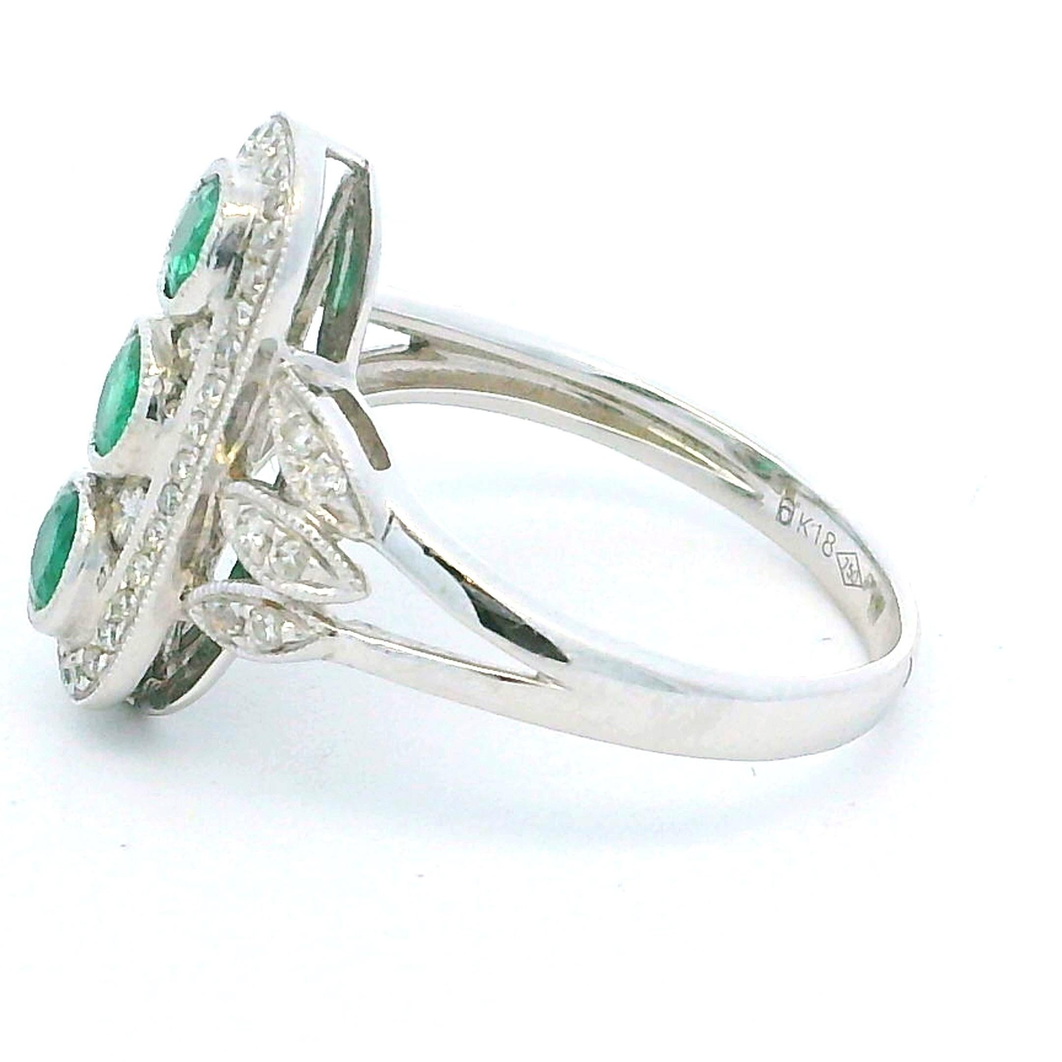 Bague à panneaux en or blanc 18 carats, émeraude et diamant, de style Art déco italien Pour femmes en vente