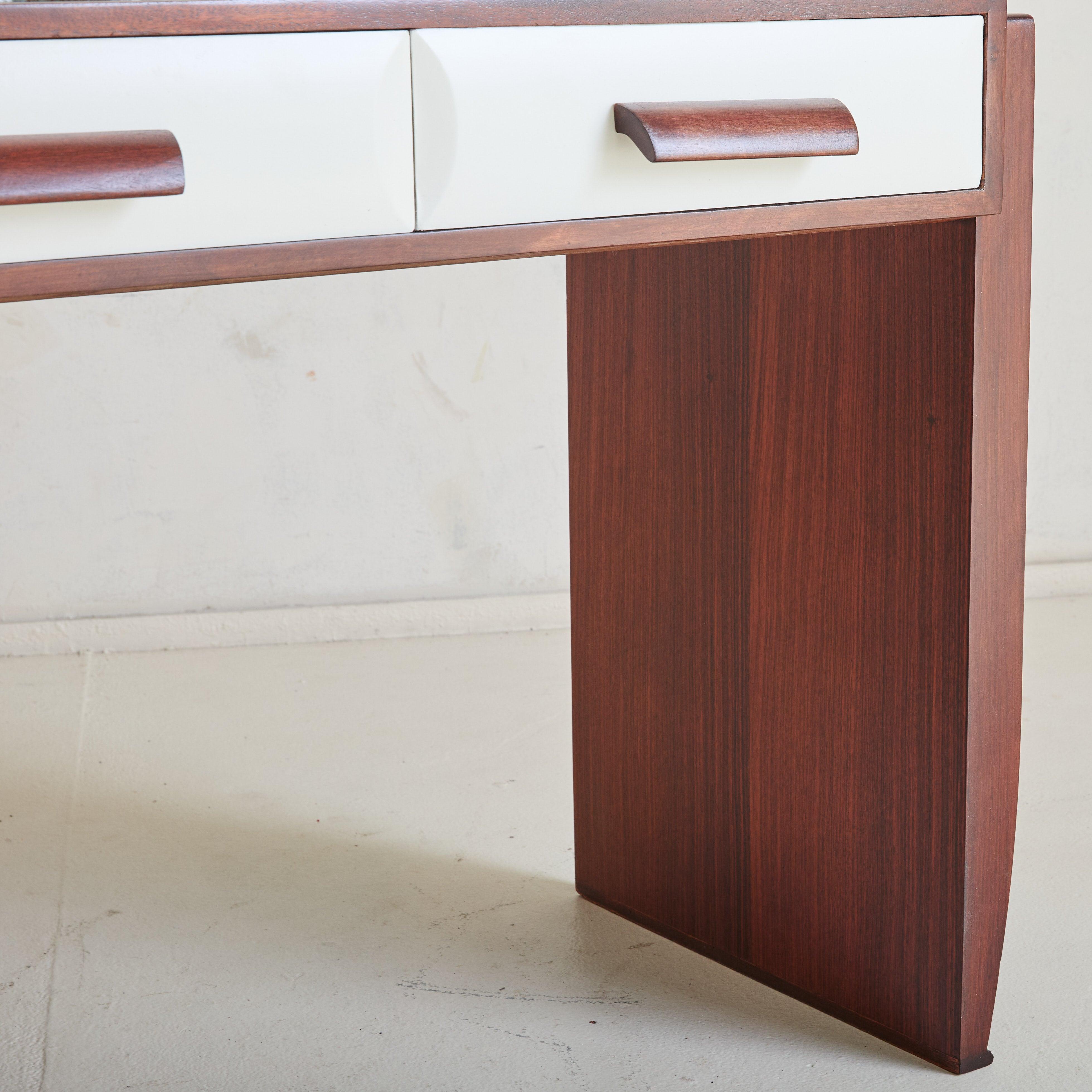 Italian Art Deco Rosewood Veneer Vanity with Vegan Leather Drawers + Mirror Top im Zustand „Gut“ im Angebot in Chicago, IL