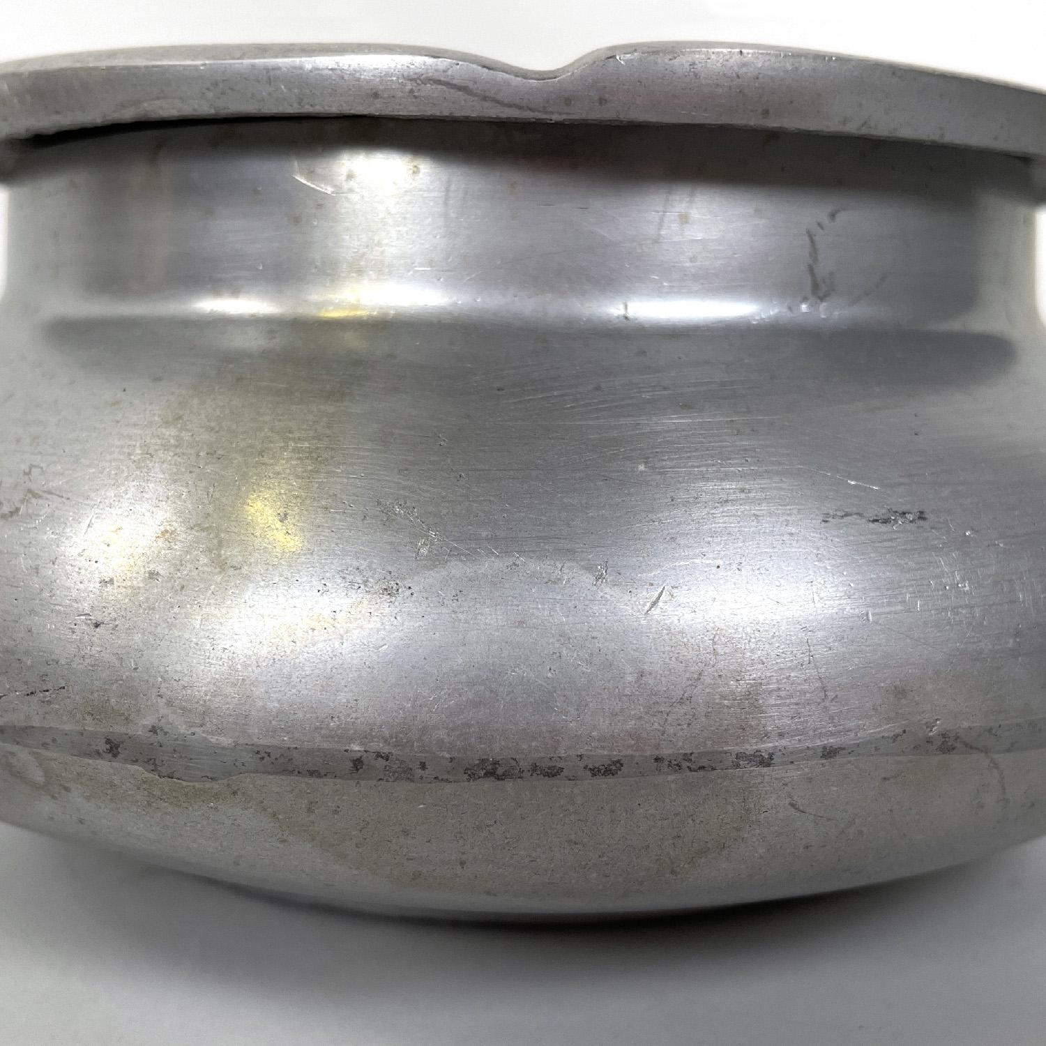 Italian Art Deco round aluminum ashtray with removable top, 1930s For Sale 2
