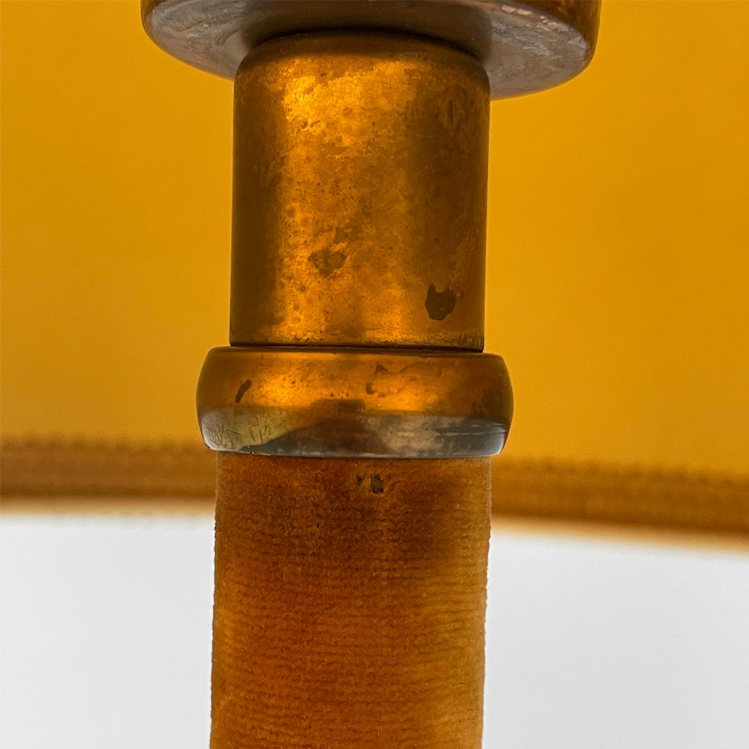 Italian Art Deco round velvet and brass floor lamp, 1940s For Sale 5