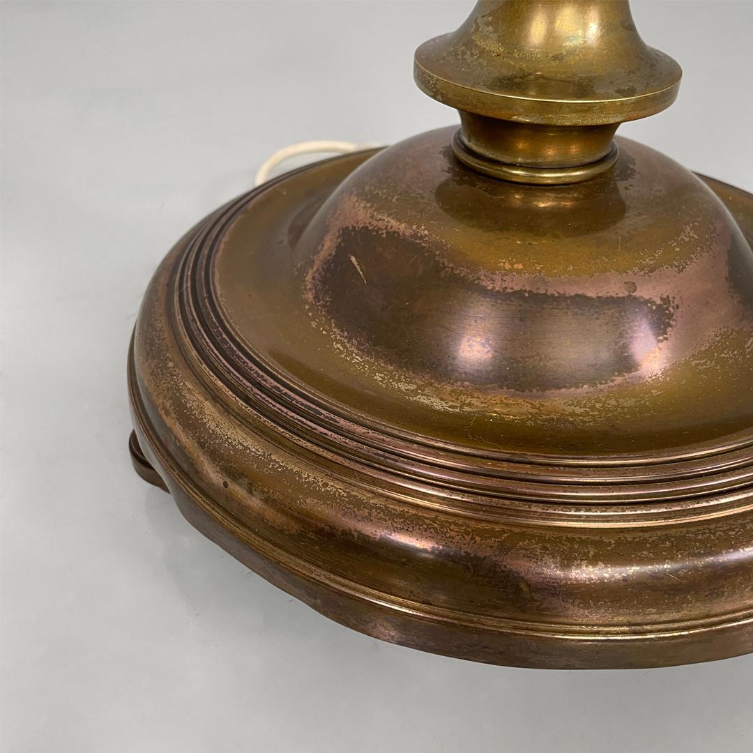 Italian Art Deco round velvet and brass floor lamp, 1940s For Sale 5