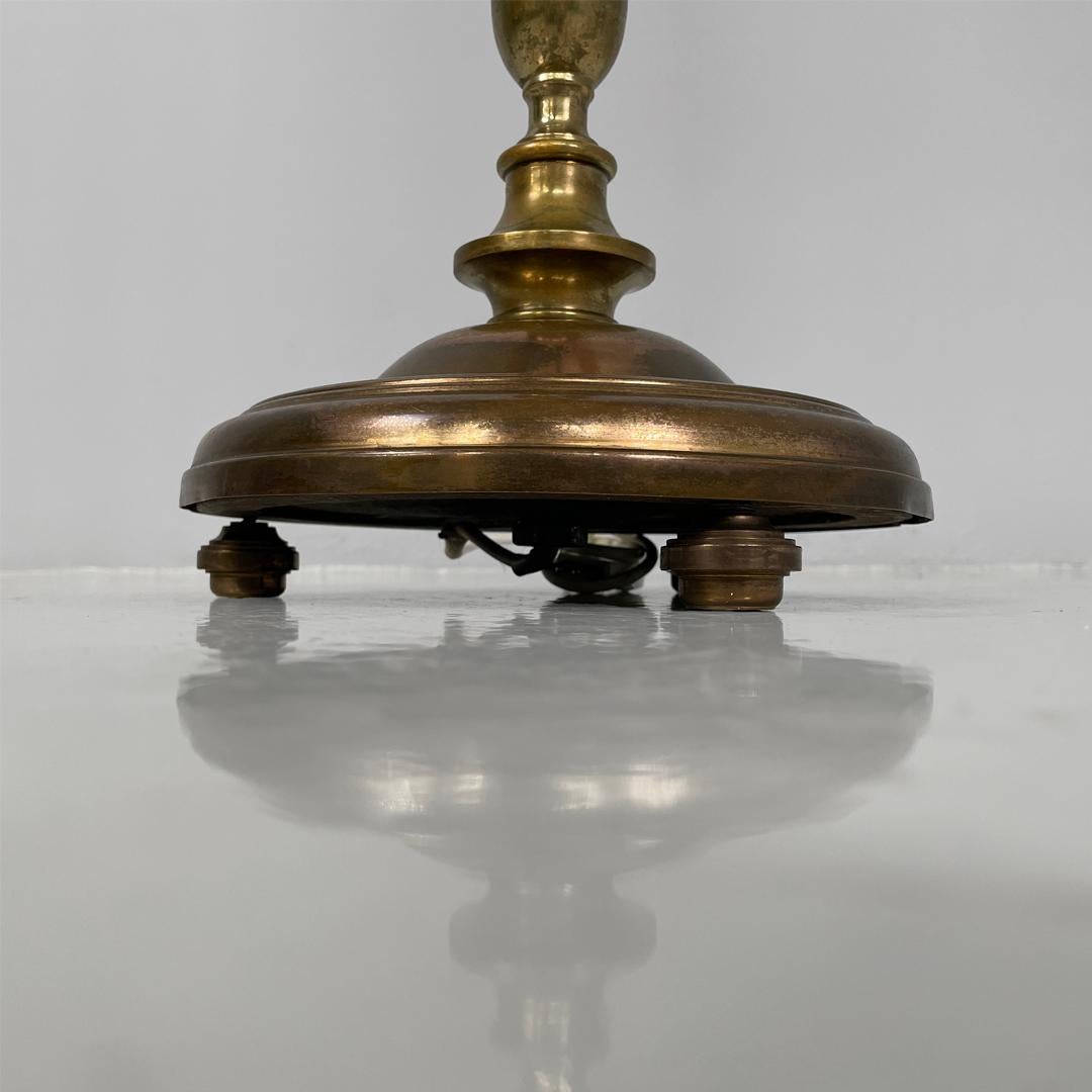 Italian Art Deco round velvet and brass floor lamp, 1940s For Sale 6