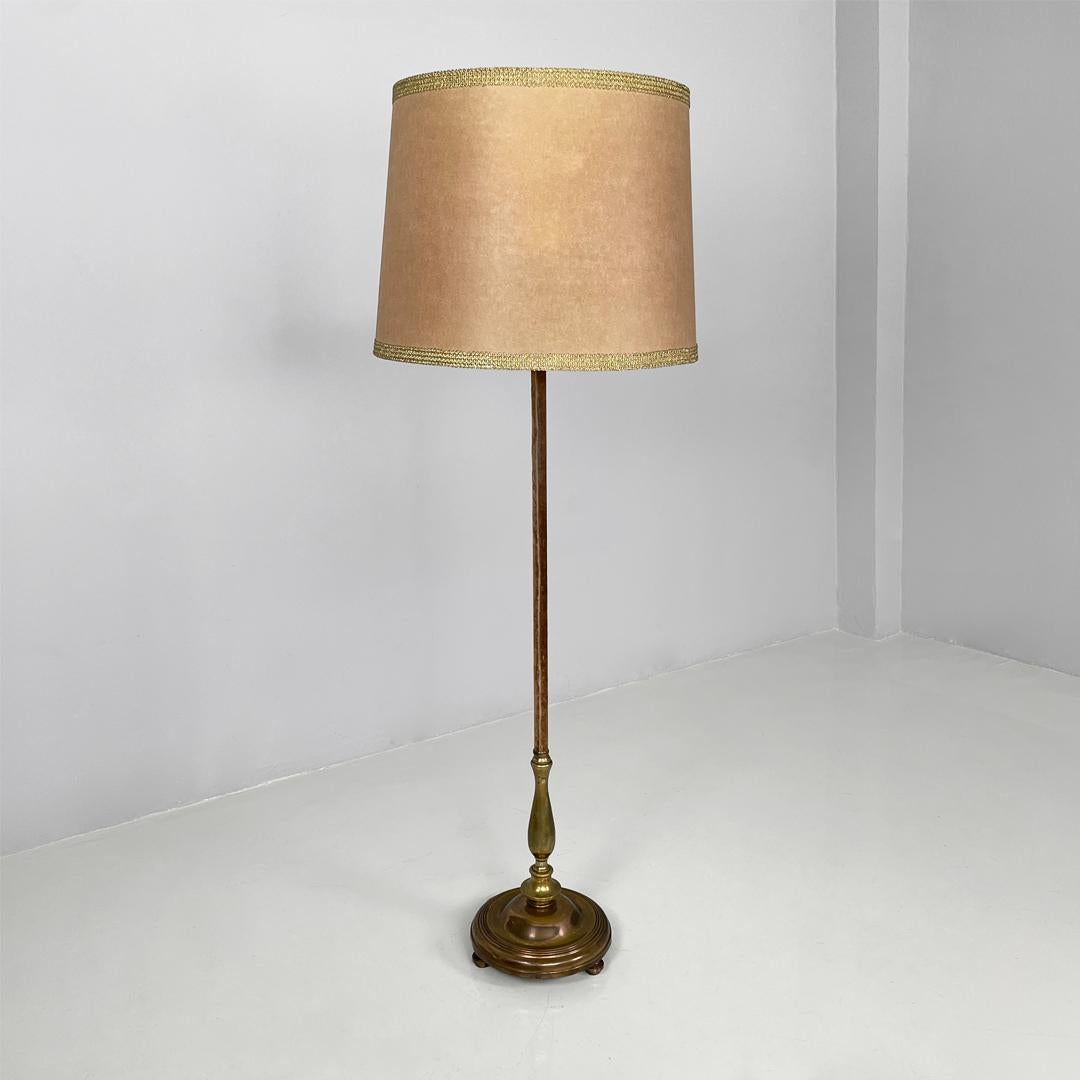 Italian Art Deco round velvet and brass floor lamp, 1940s For Sale 8